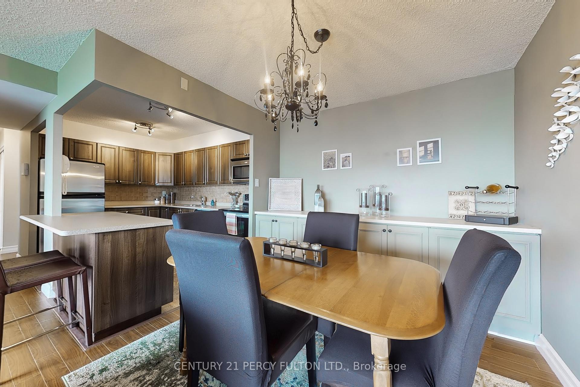2 Bedrooms Condo at 40 Bay Mills, Toronto For sale