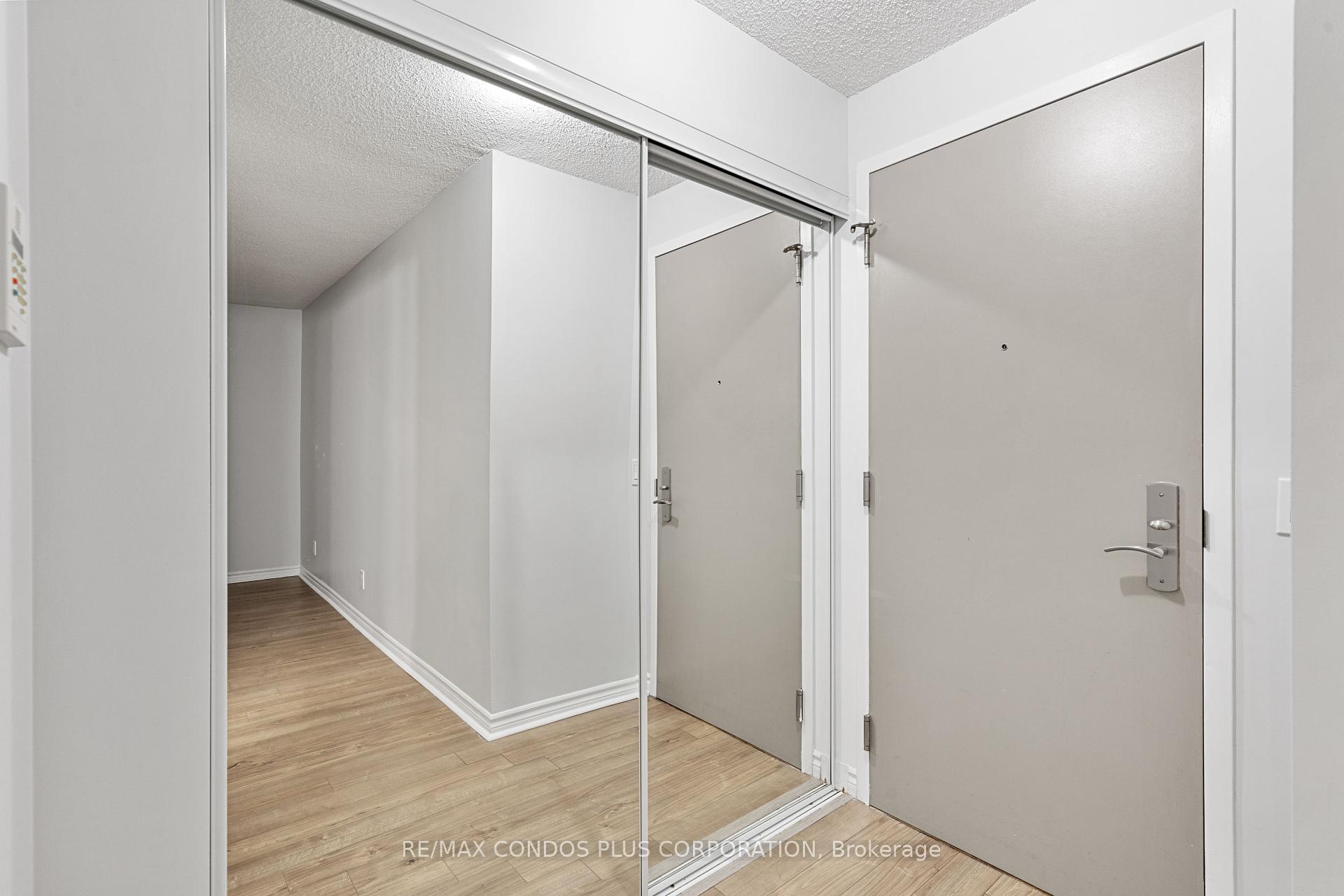 2 Bedrooms Condo at 763 Bay, Toronto For sale
