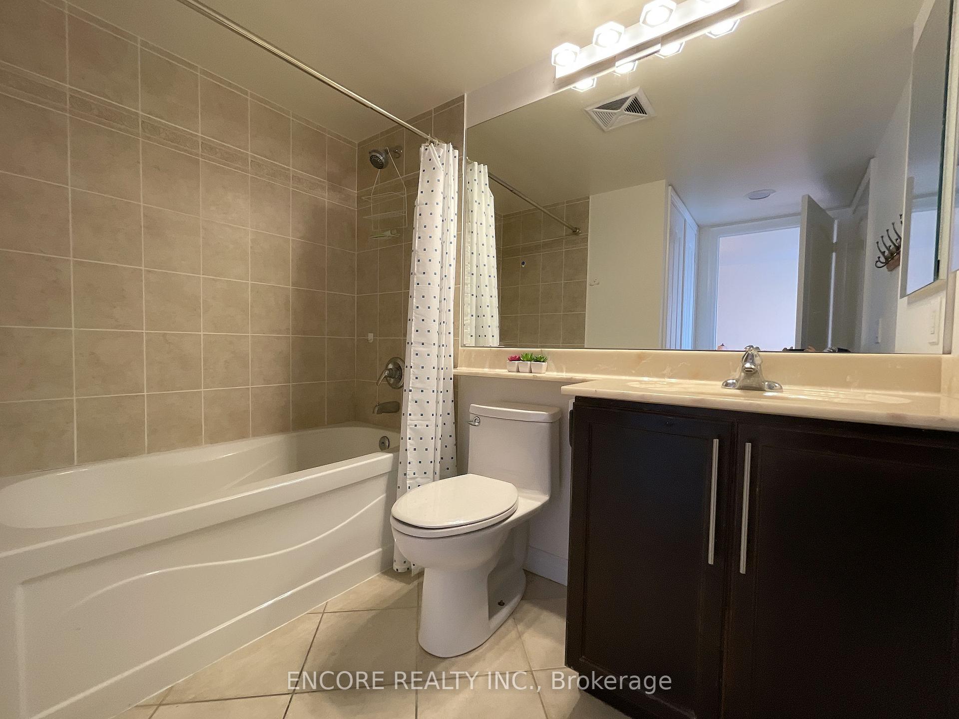 2 Bedrooms Condo at 70 Town Centre, Toronto For sale