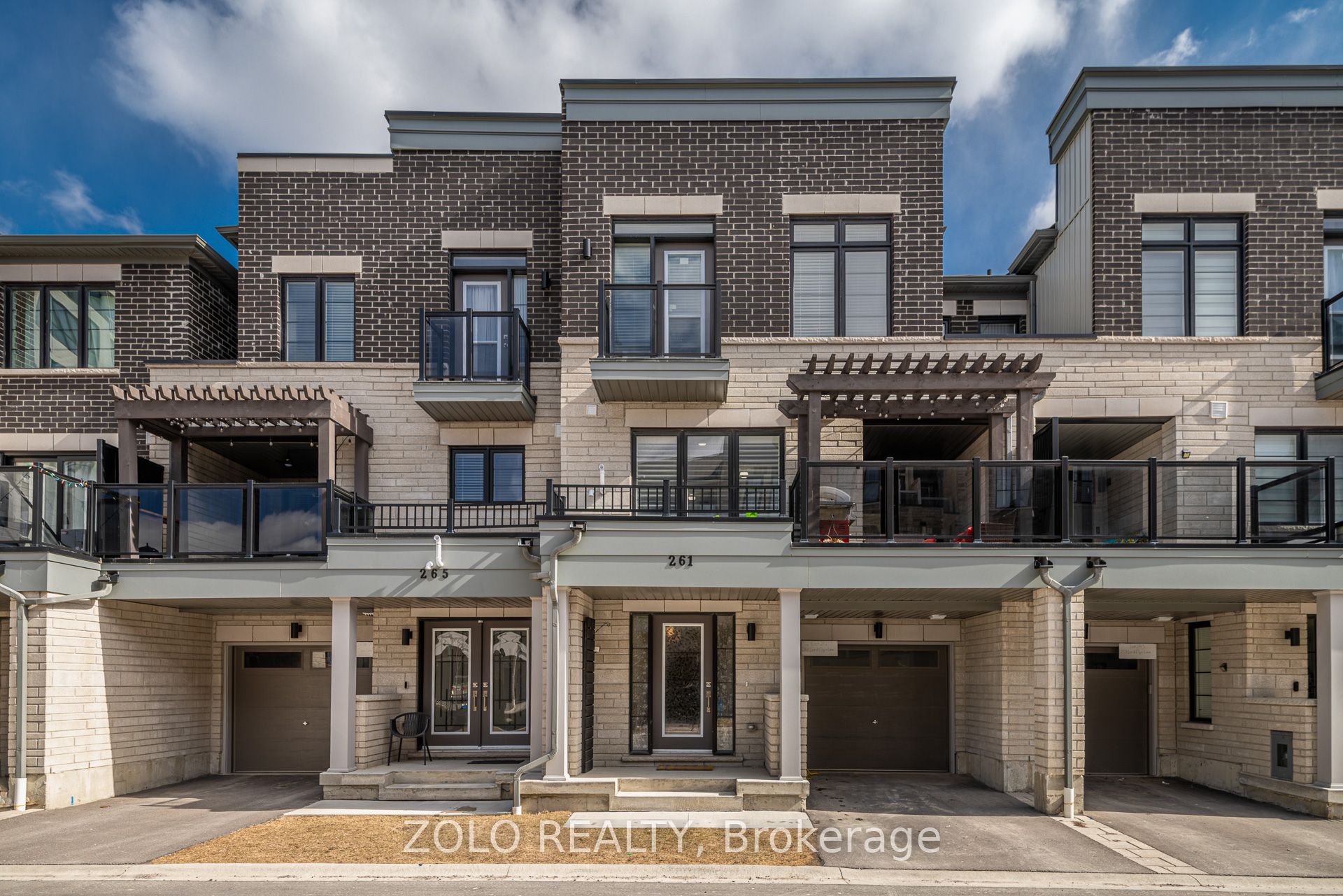 261 LORD ELGIN Lane, Clarington, ON L1C 7E5