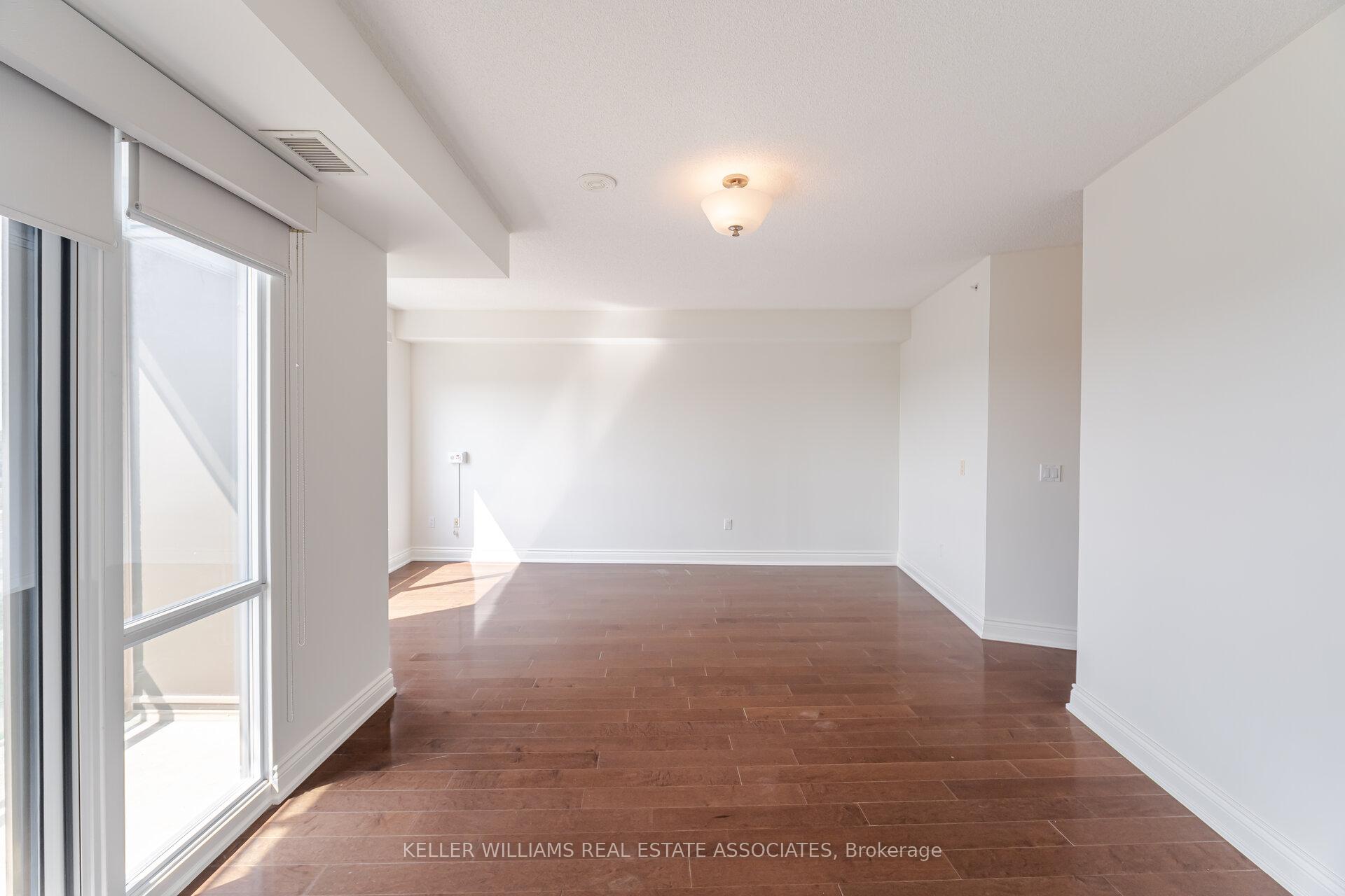 2 Bedrooms Condo at 1665 The Collegeway, Mississauga For sale