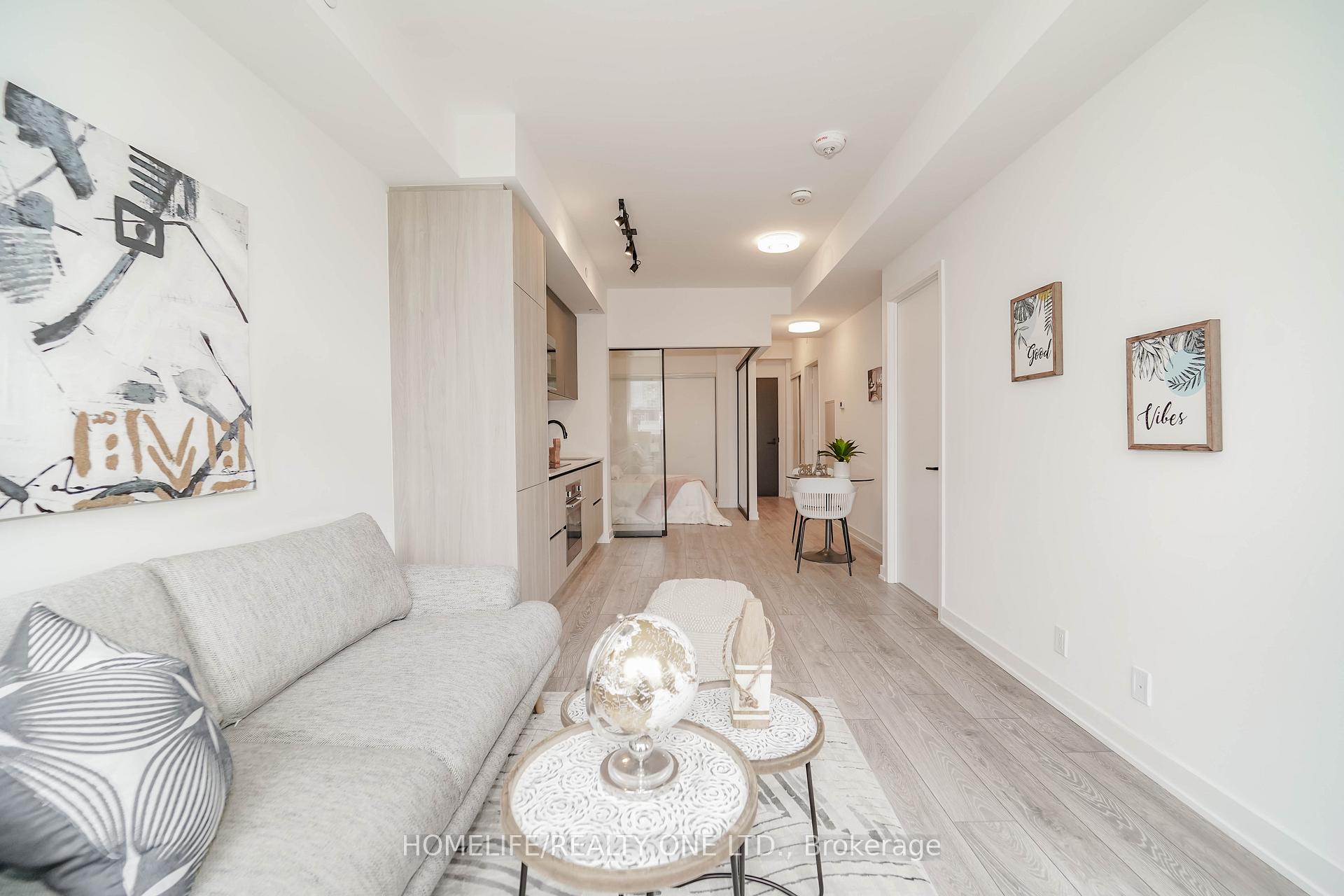 1 Bedroom Condo at 108 Peter, Toronto For sale