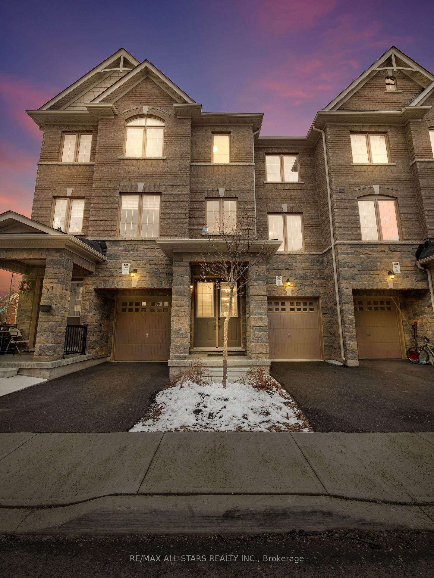32 Faye Street, Brampton, ON L6P 4M9