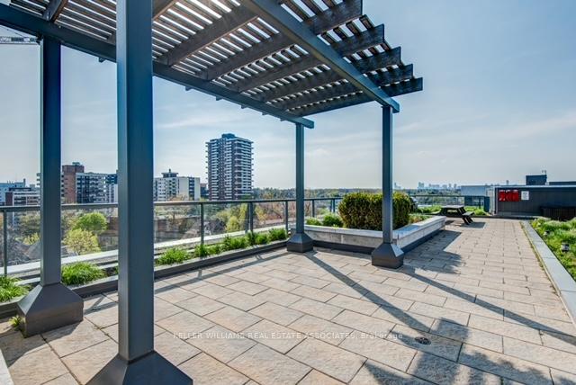 2 Bedrooms Condo at 1 Hurontario, Mississauga For sale