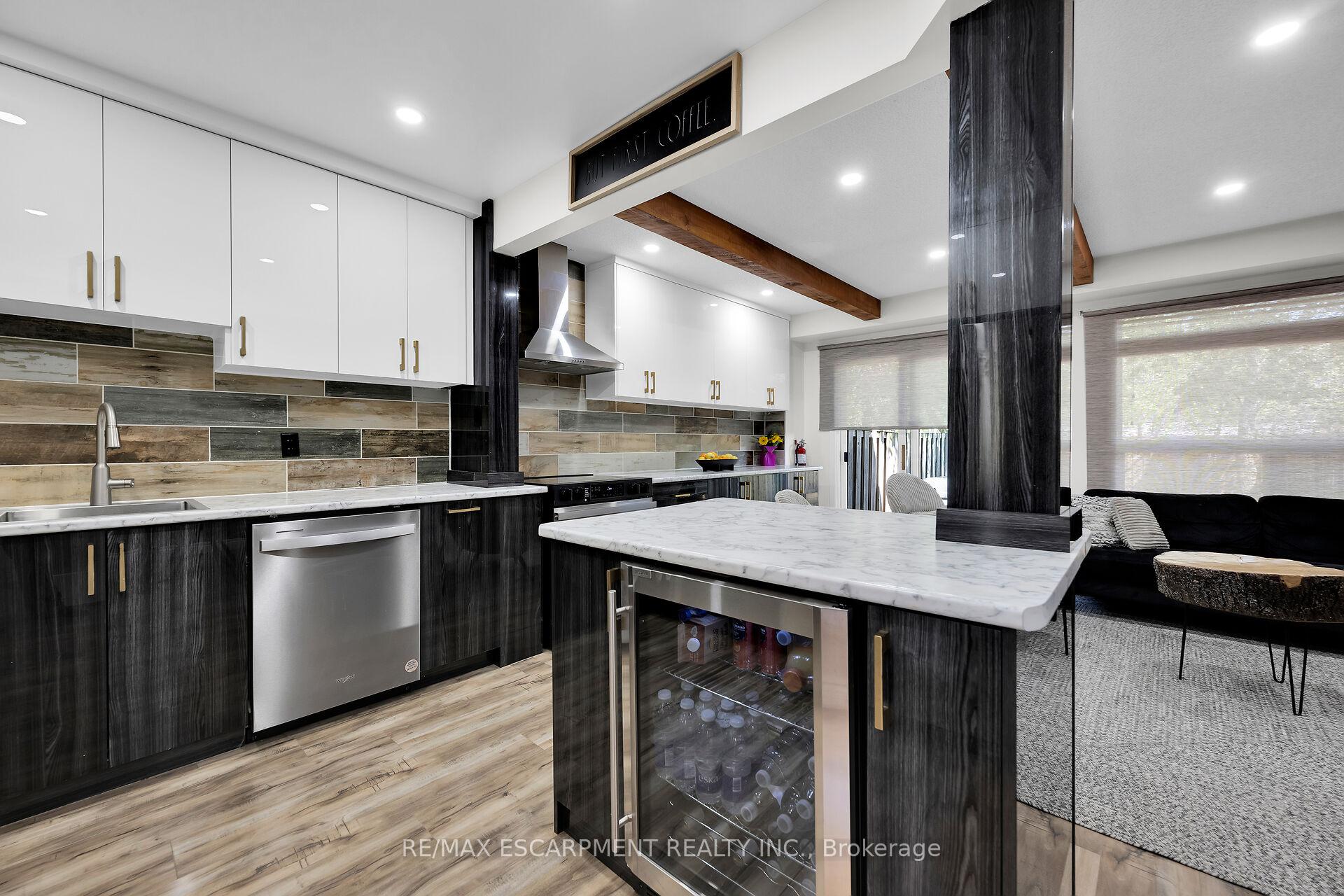 4 Bedrooms Condo at 134 Terni, Hamilton For sale