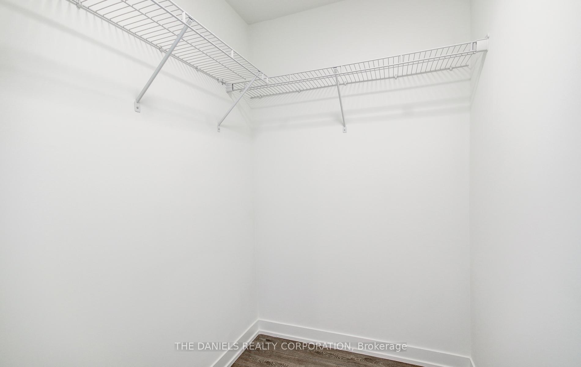 2 Bedrooms Condo at 165 Canon Jackson,  Toronto For sale