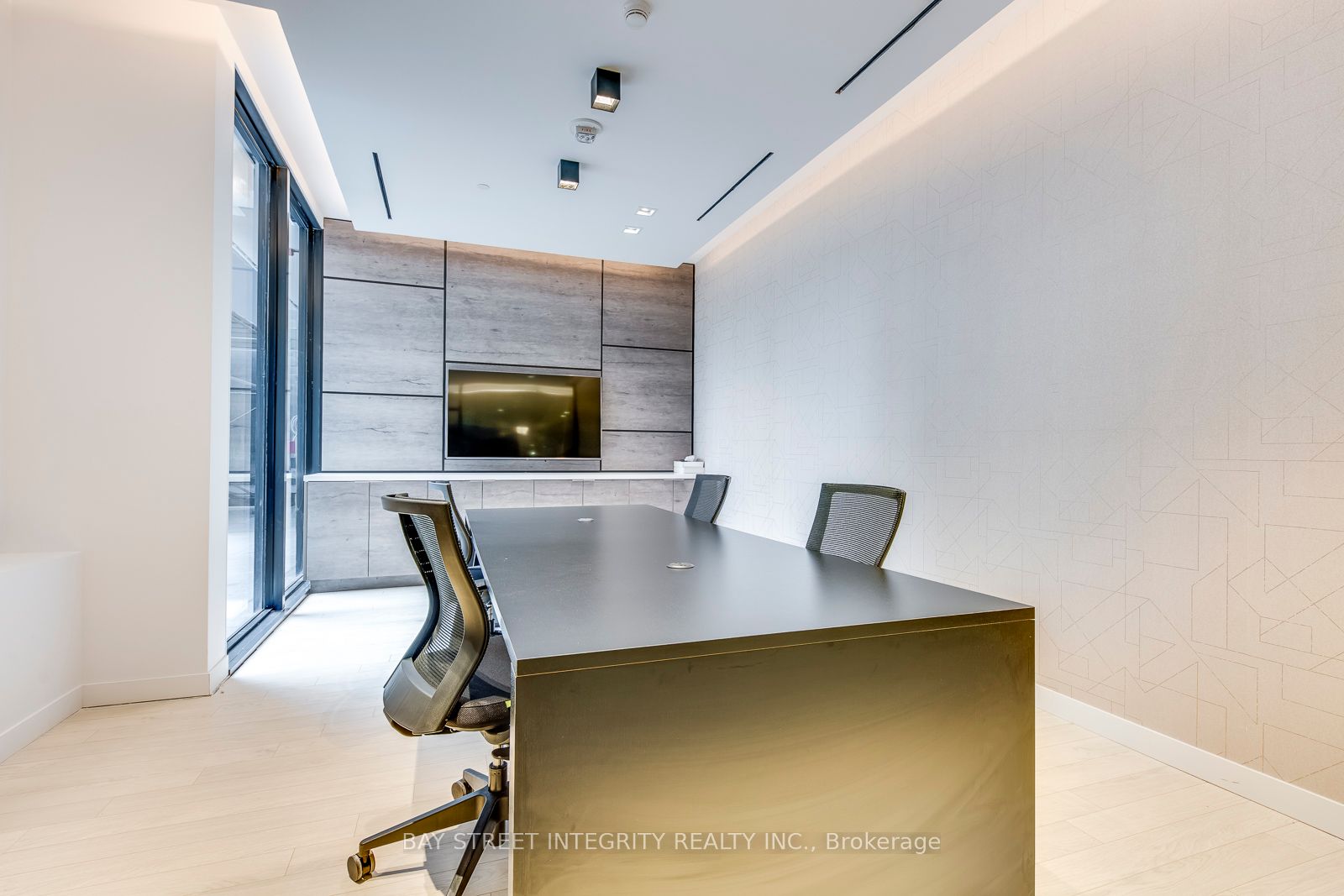 85 Wood Street, #505