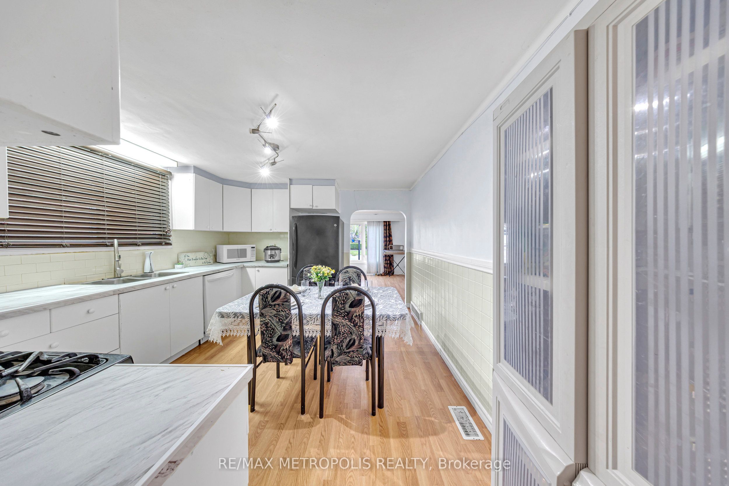 337 Pine Avenue