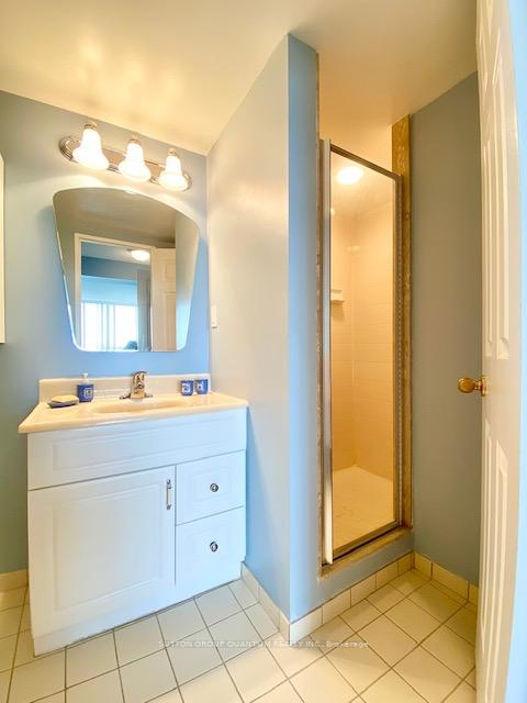 2 Bedrooms Condo at 330 Rathburn,  Mississauga For sale