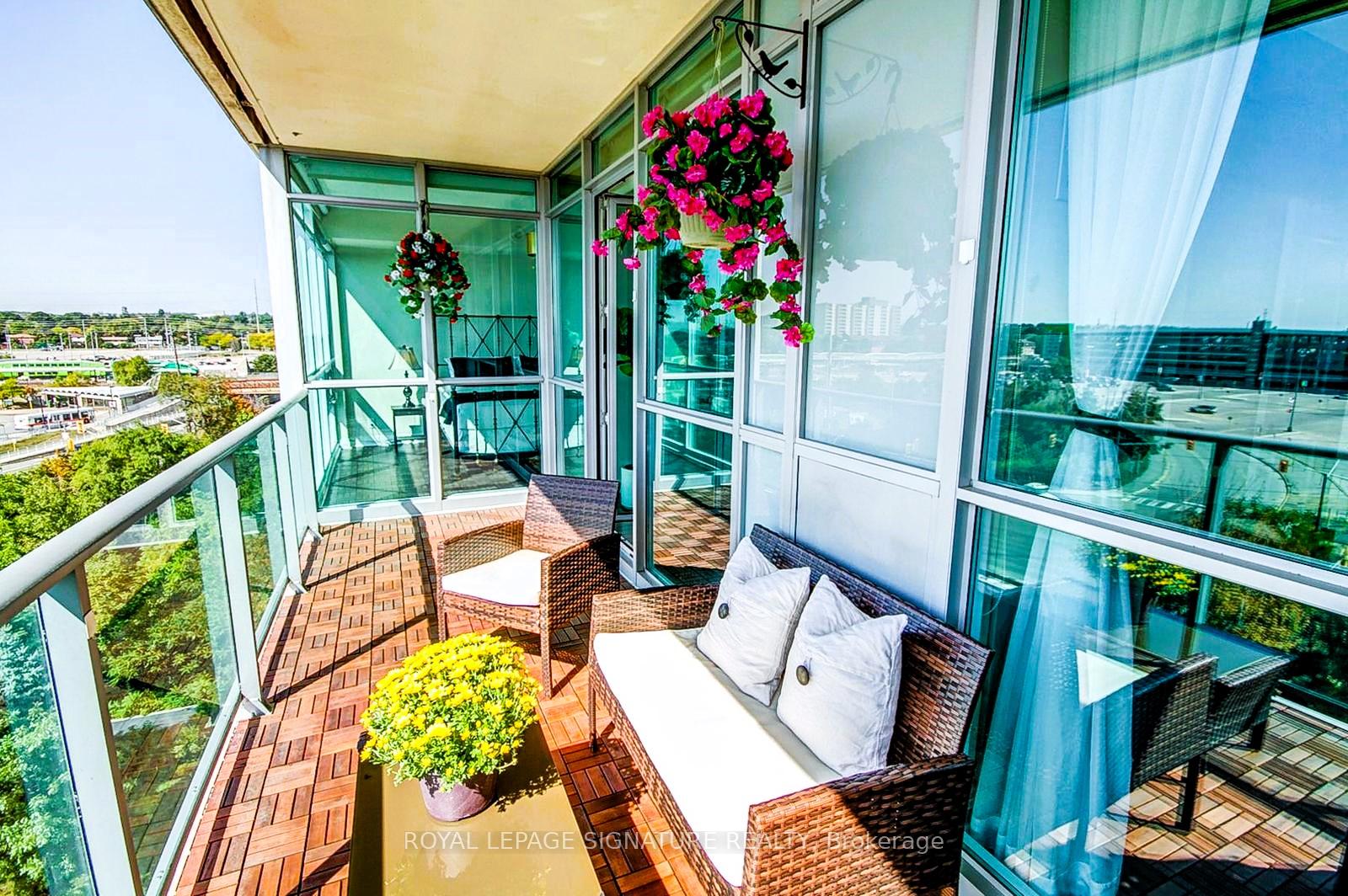3 Bedrooms Condo at 1055 Southdown, Mississauga For sale