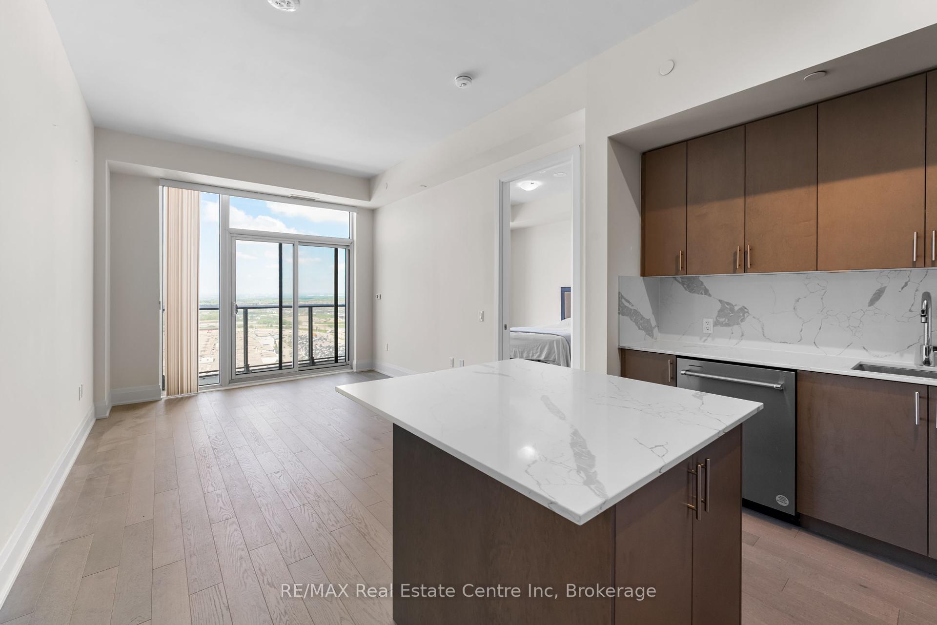 2 Bedrooms Condo at 9000 Jane, Vaughan For sale