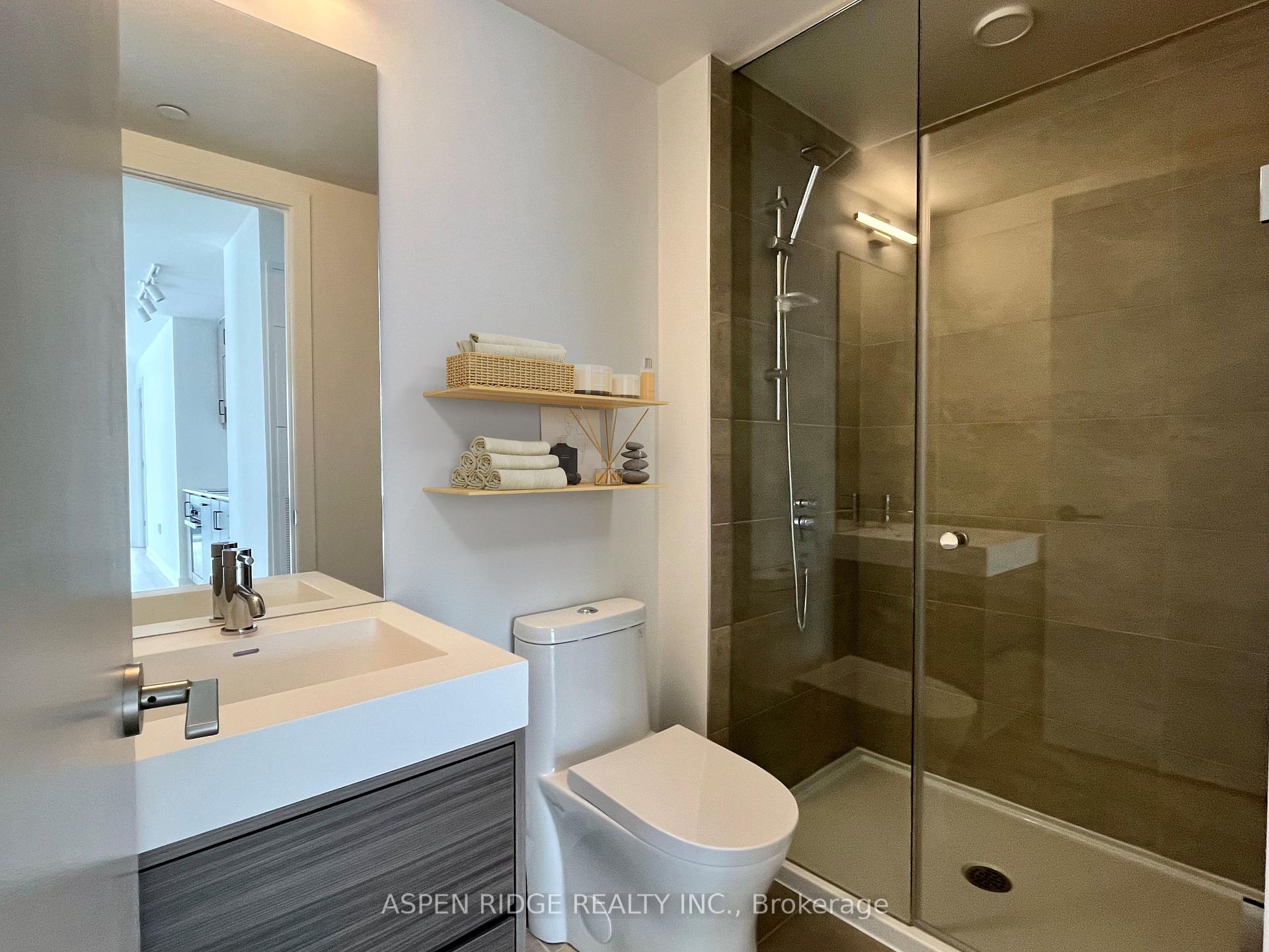 3 Bedrooms Condo at 9 Tecumseth, Toronto For sale