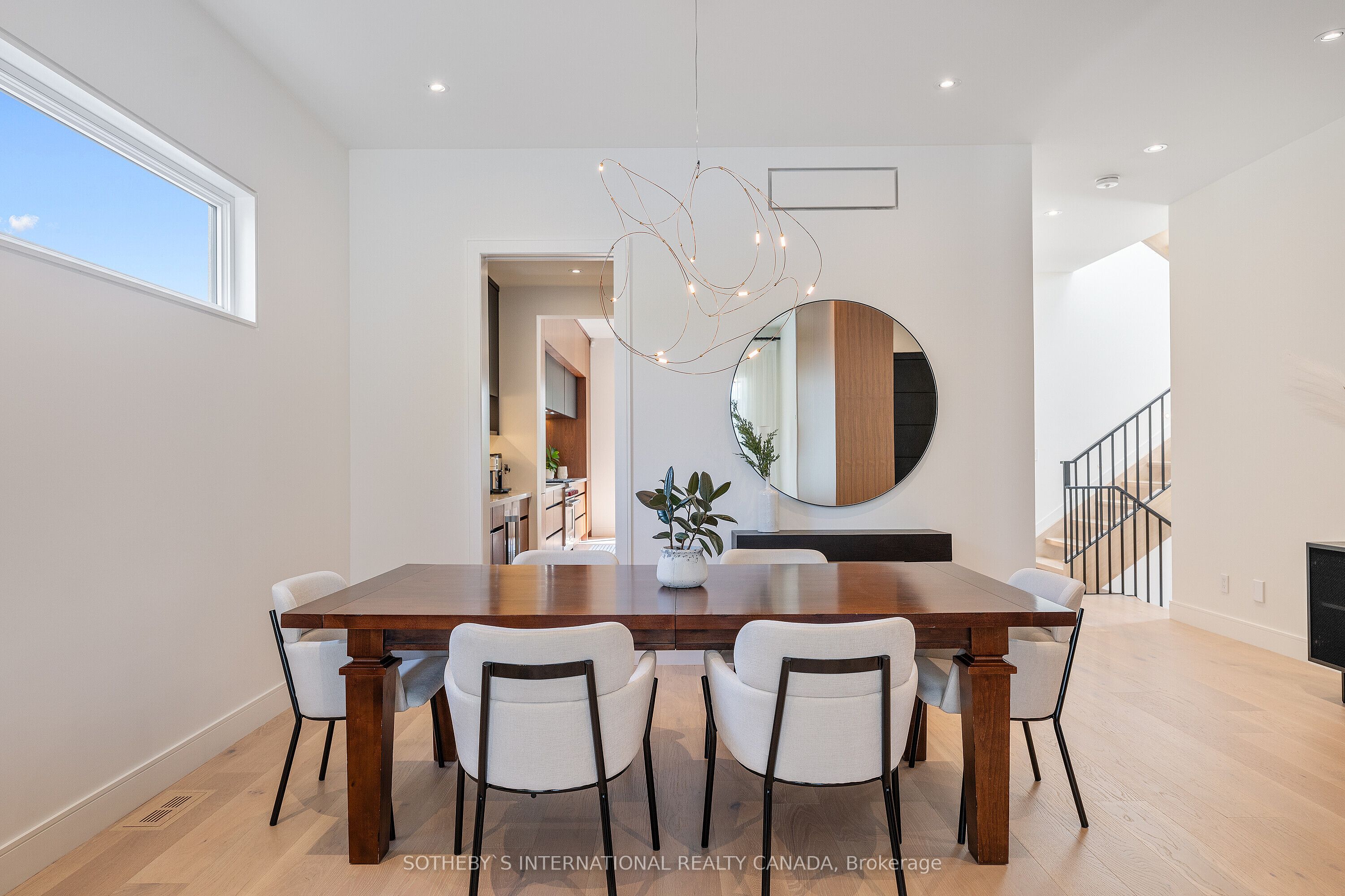 83 Guthrie Avenue, Toronto, ON M8Y 3L3