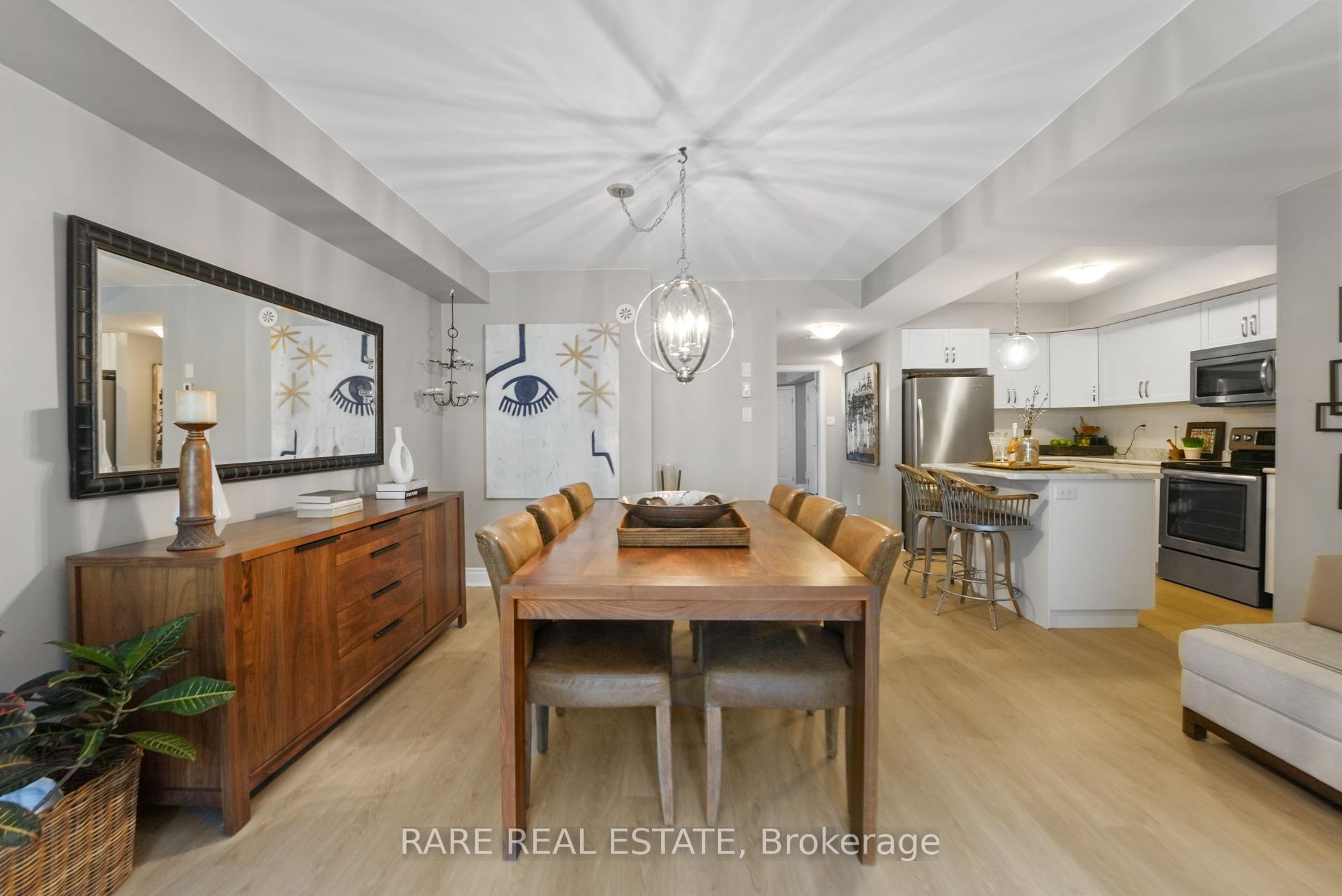 2 Bedrooms Condo at 2420 Baronwood, Oakville For sale