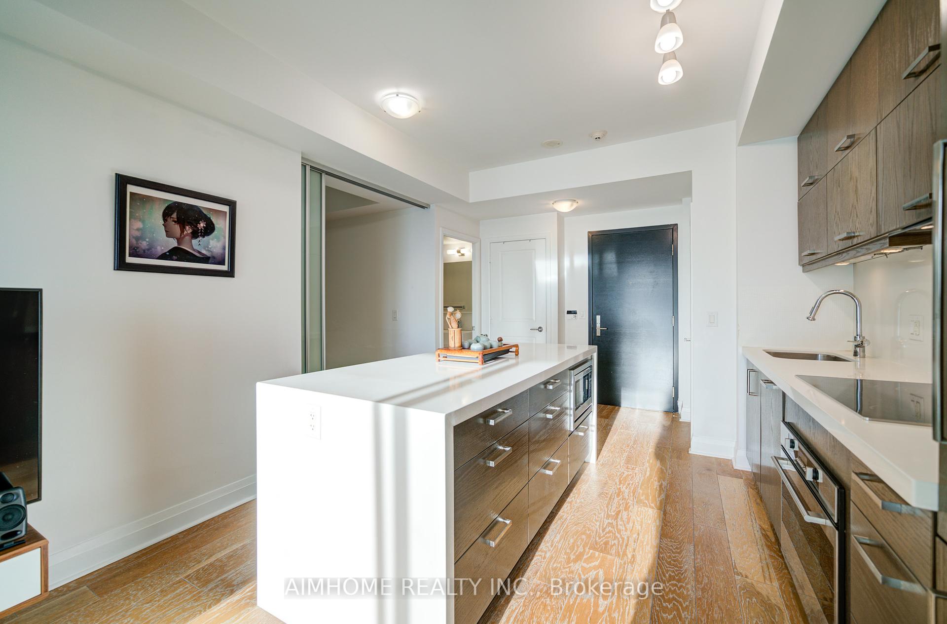 2 Bedrooms Condo at 1080 Bay, Toronto For sale