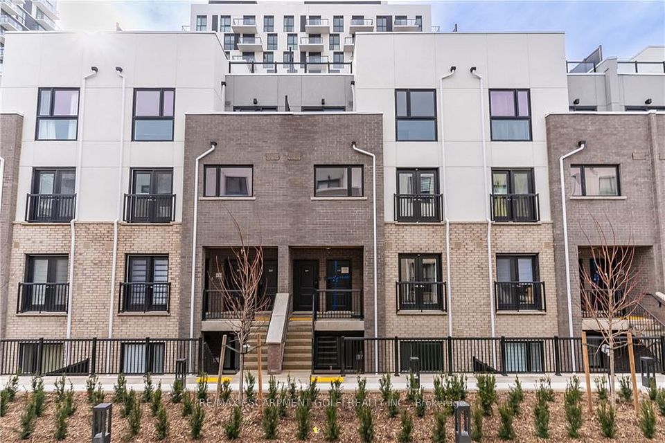 Property at #210 - 349 WHEATBOOM Drive, Oakville, ON L6H 7X5