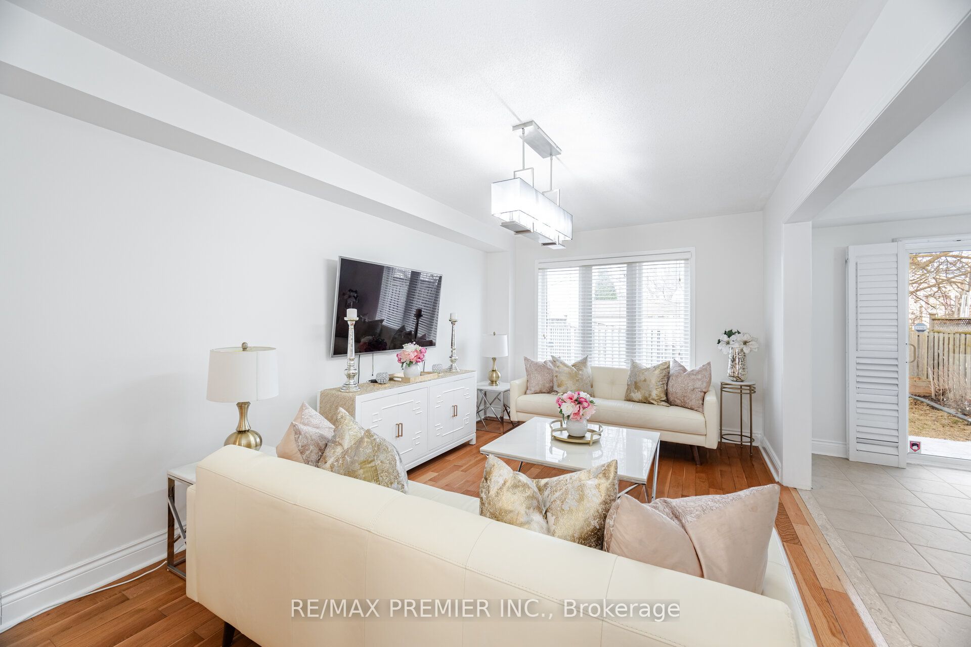 117 Professor Day Drive, Bradford West Gwillimbury, ON L3Z 3C1