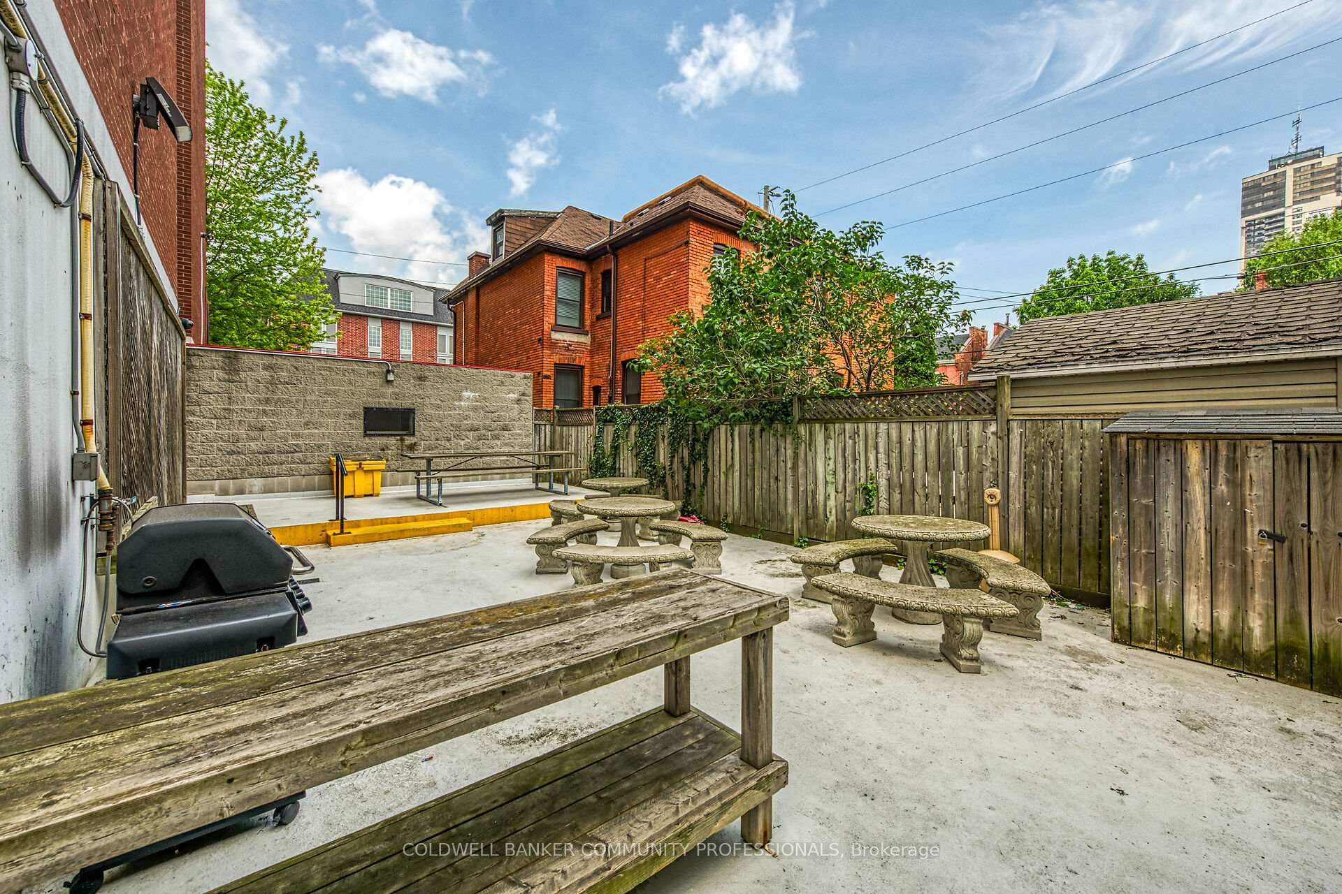 1 Bedroom Condo at 141 Catharine, Hamilton For sale