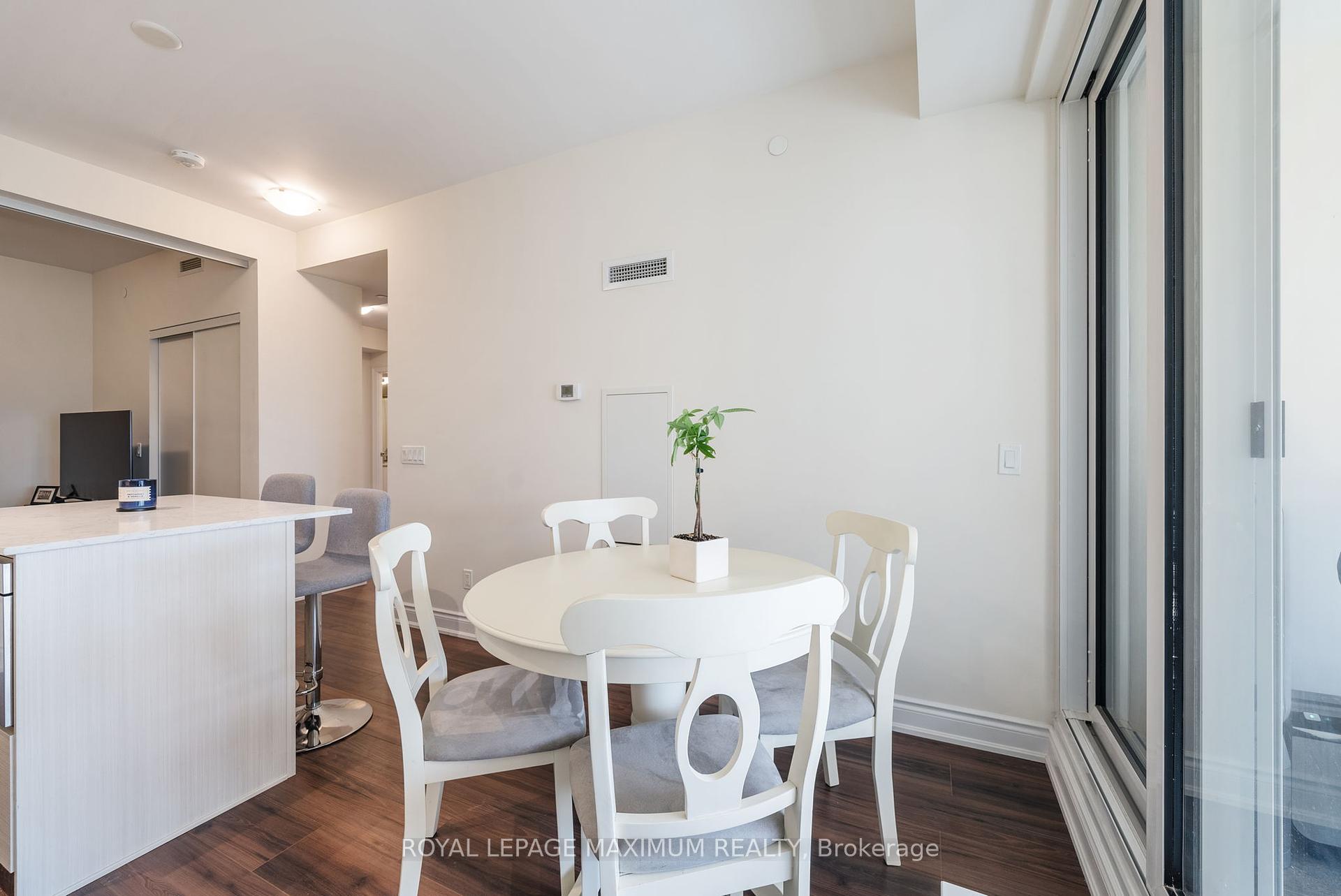 3 Bedrooms Condo at 9075 Jane, Vaughan For sale