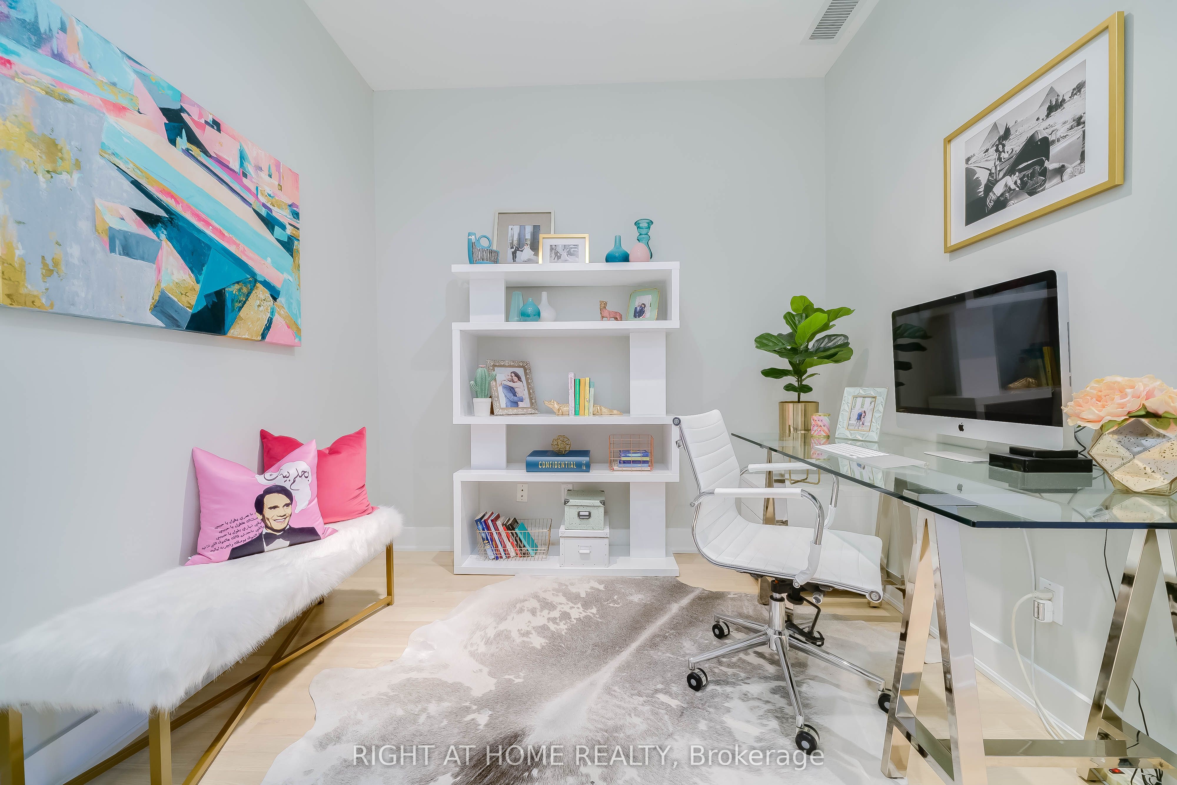 637 Lake Shore Boulevard W, #1020
