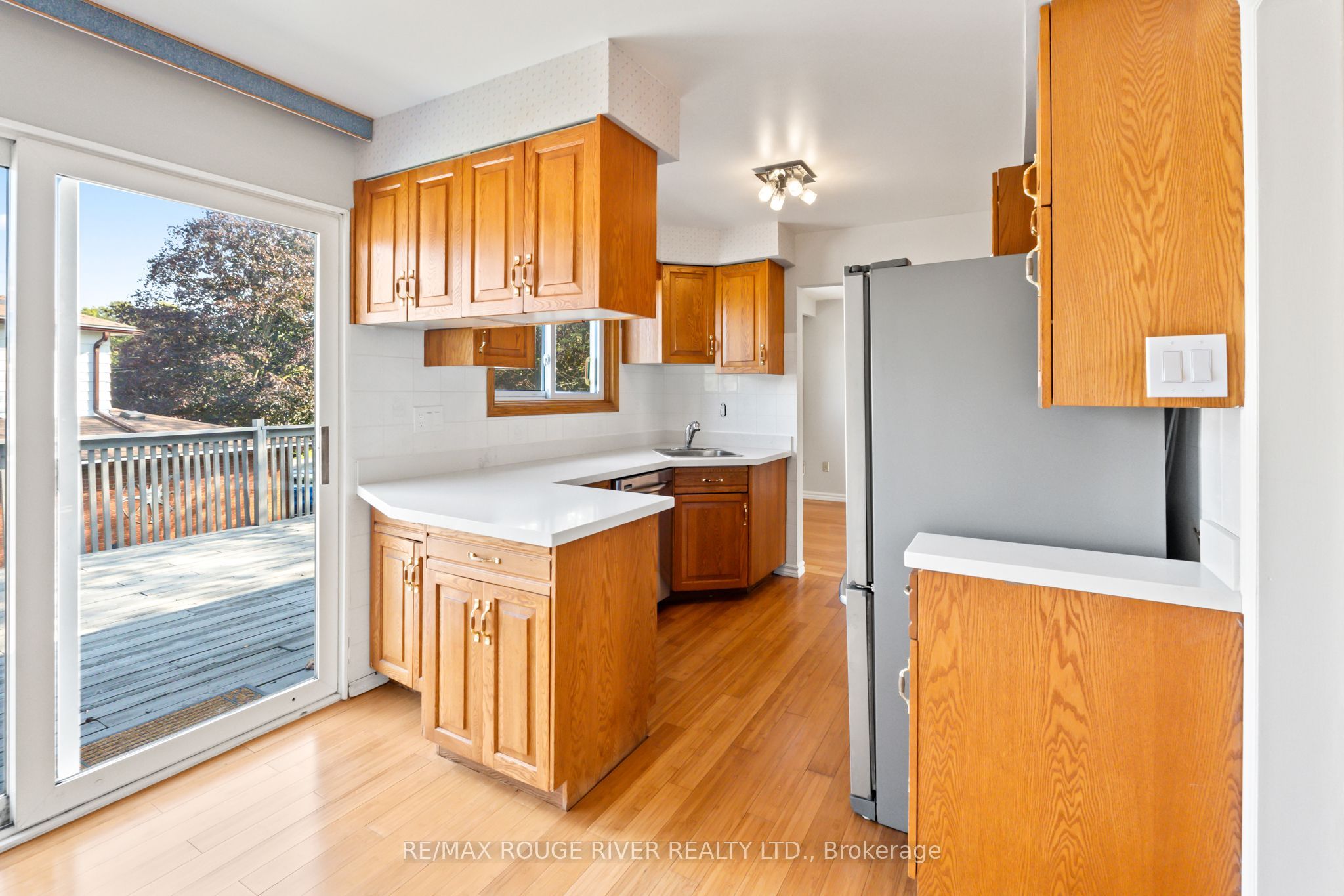 1 Applewood Crescent