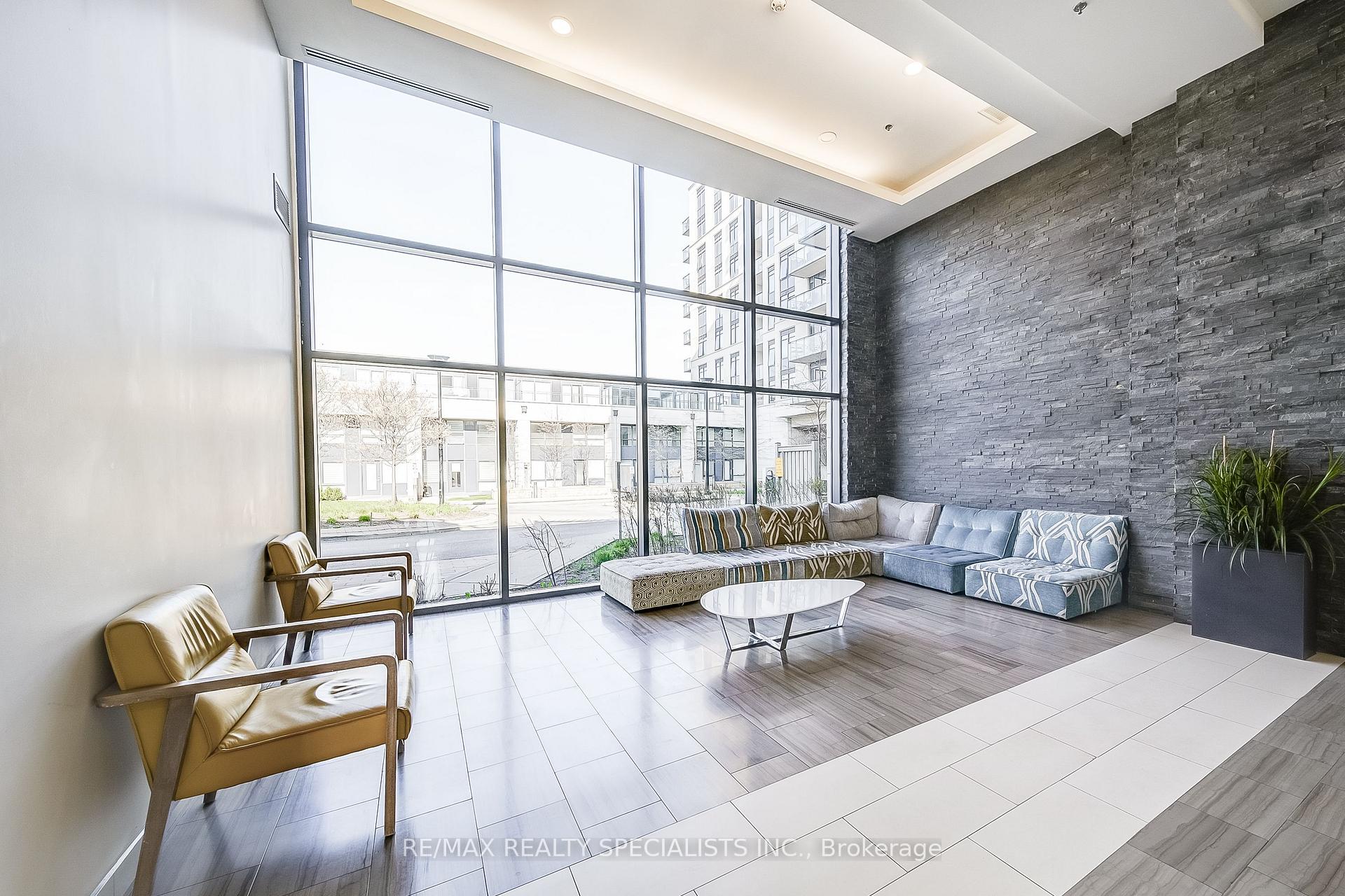 2 Bedrooms Condo at 24 Woodstream,  Vaughan For sale