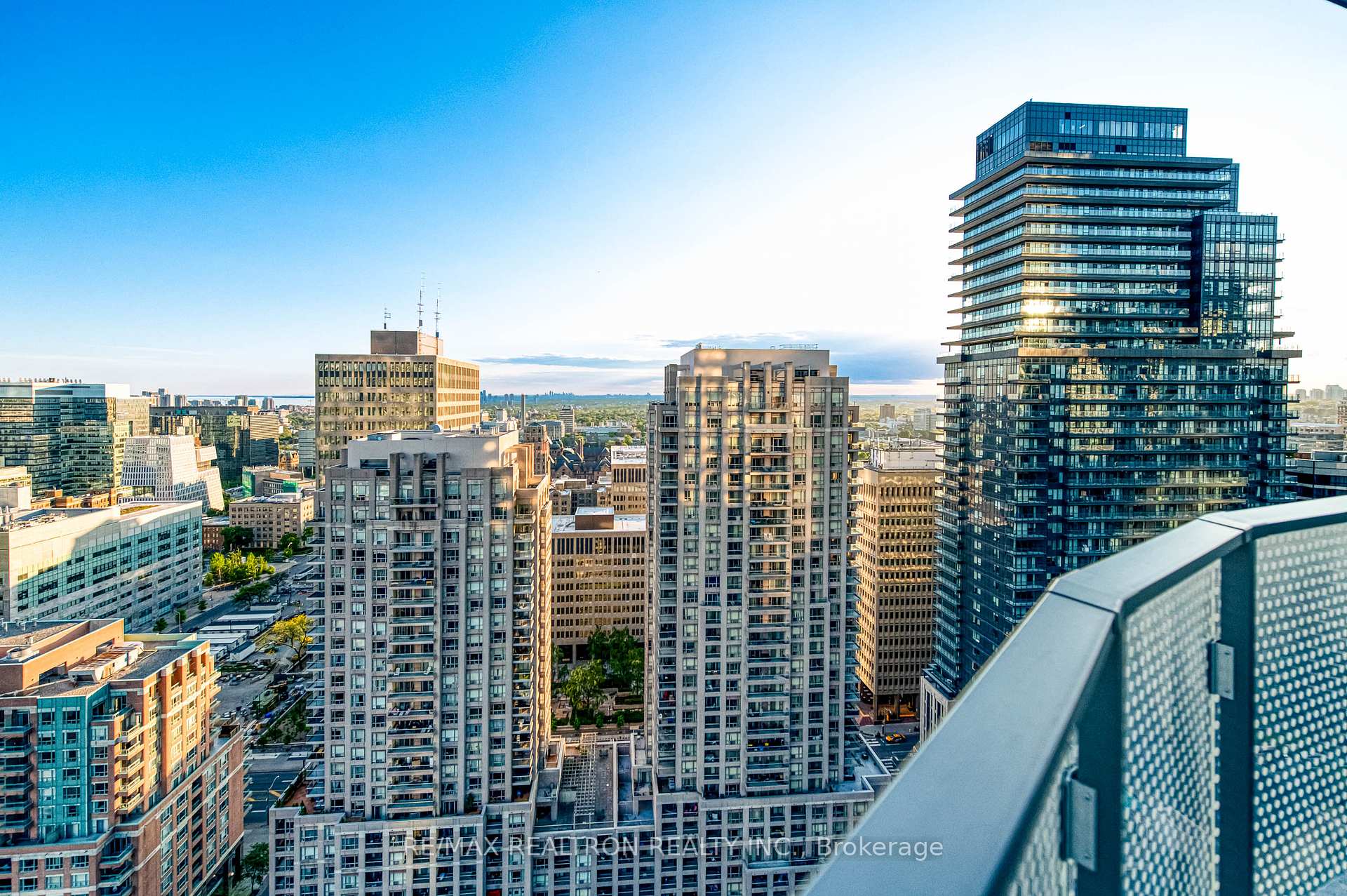 3 Bedrooms Condo at 11 Wellesley, Toronto For sale