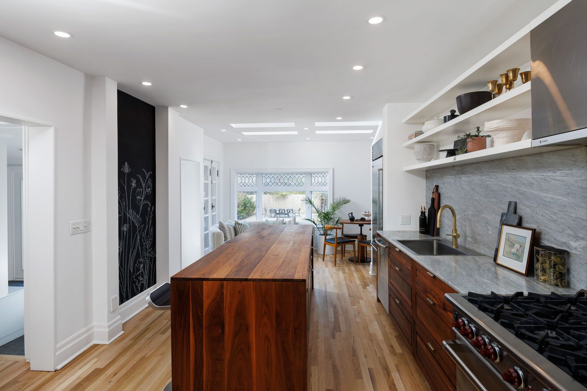 11 Hawthorn Avenue