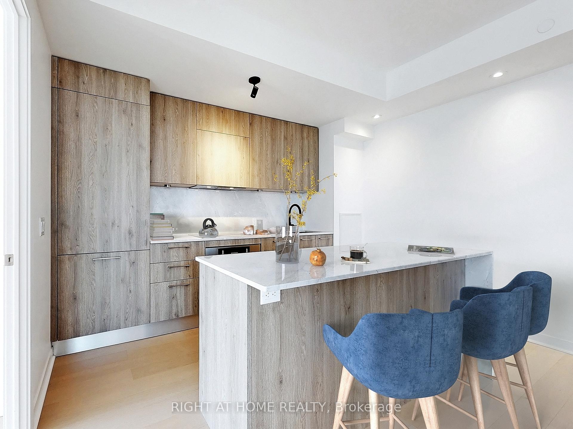 2 Bedrooms Condo at 501 Adelaide, Toronto For sale