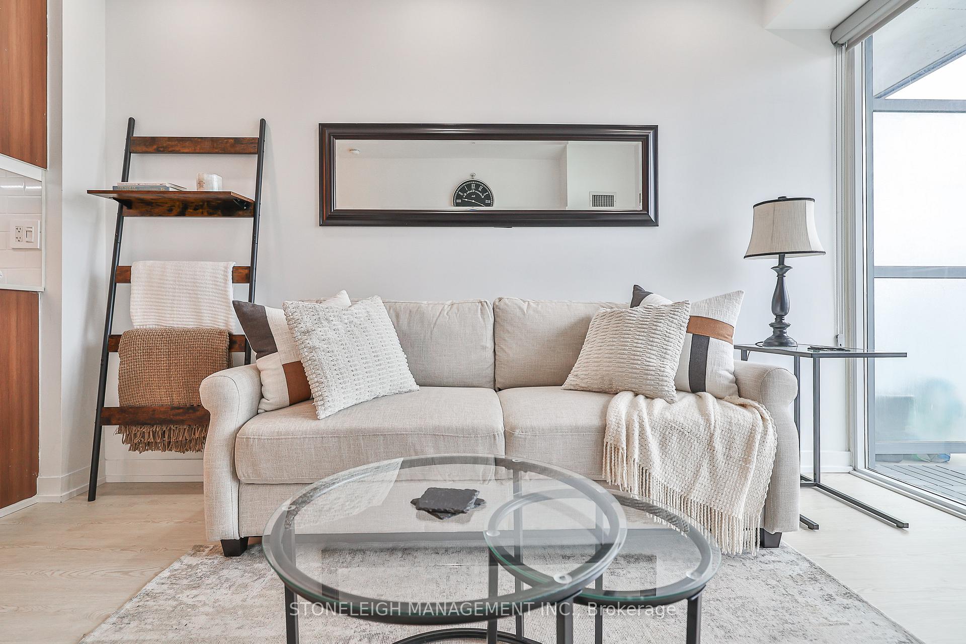 2 Bedrooms Condo at 105 George, Toronto For sale