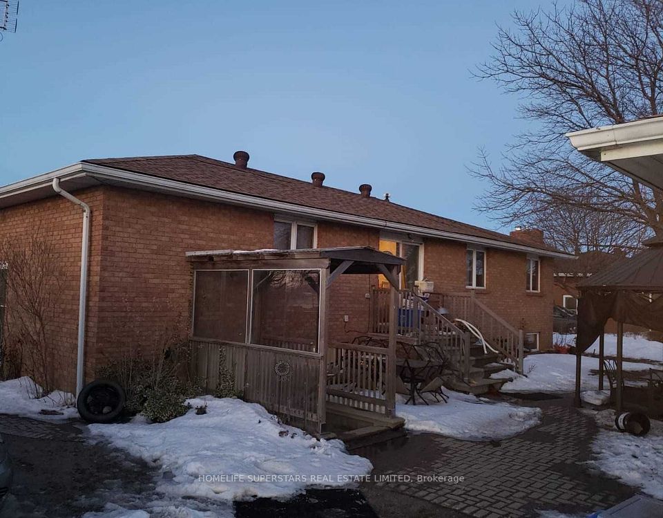 241 County Rd  42, Lakeshore, ON N0R 1K0