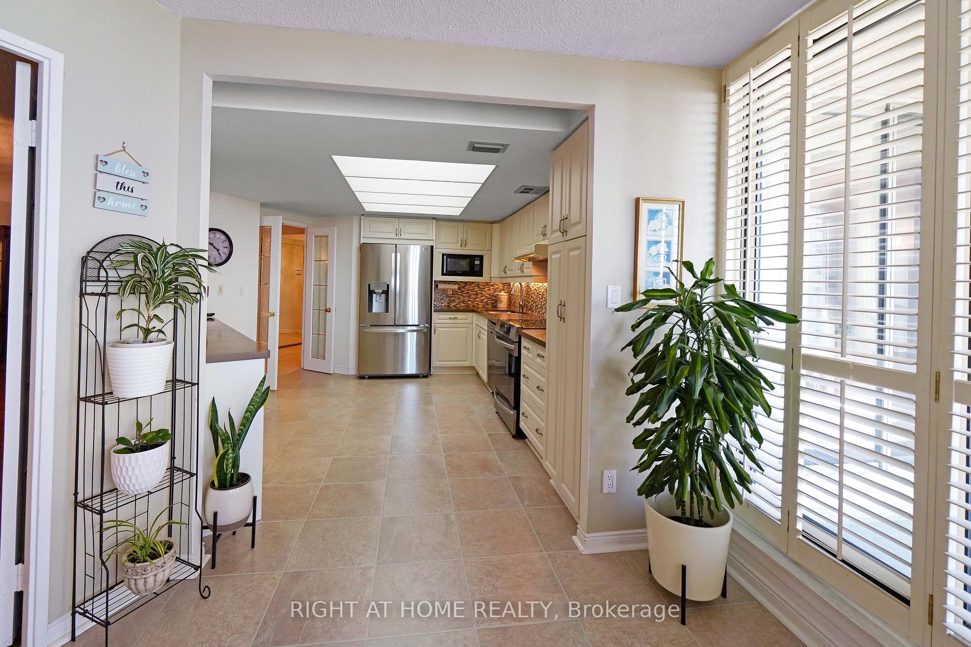 3 Bedrooms Condo at 20 Guildwood, Toronto For sale