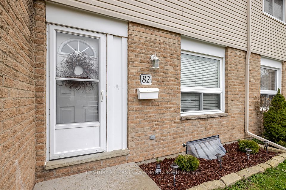 #82 - 40 Tiffany Drive, London East, ON N5V 3N3