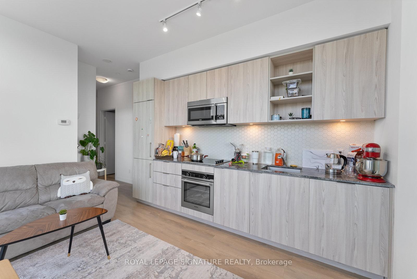 2 Bedrooms Condo at 50 Ordnance, Toronto For sale