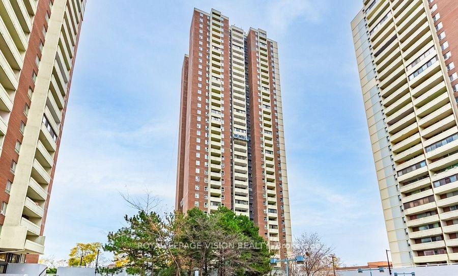 2 Bedrooms Condo at 3 Massey, Toronto For sale