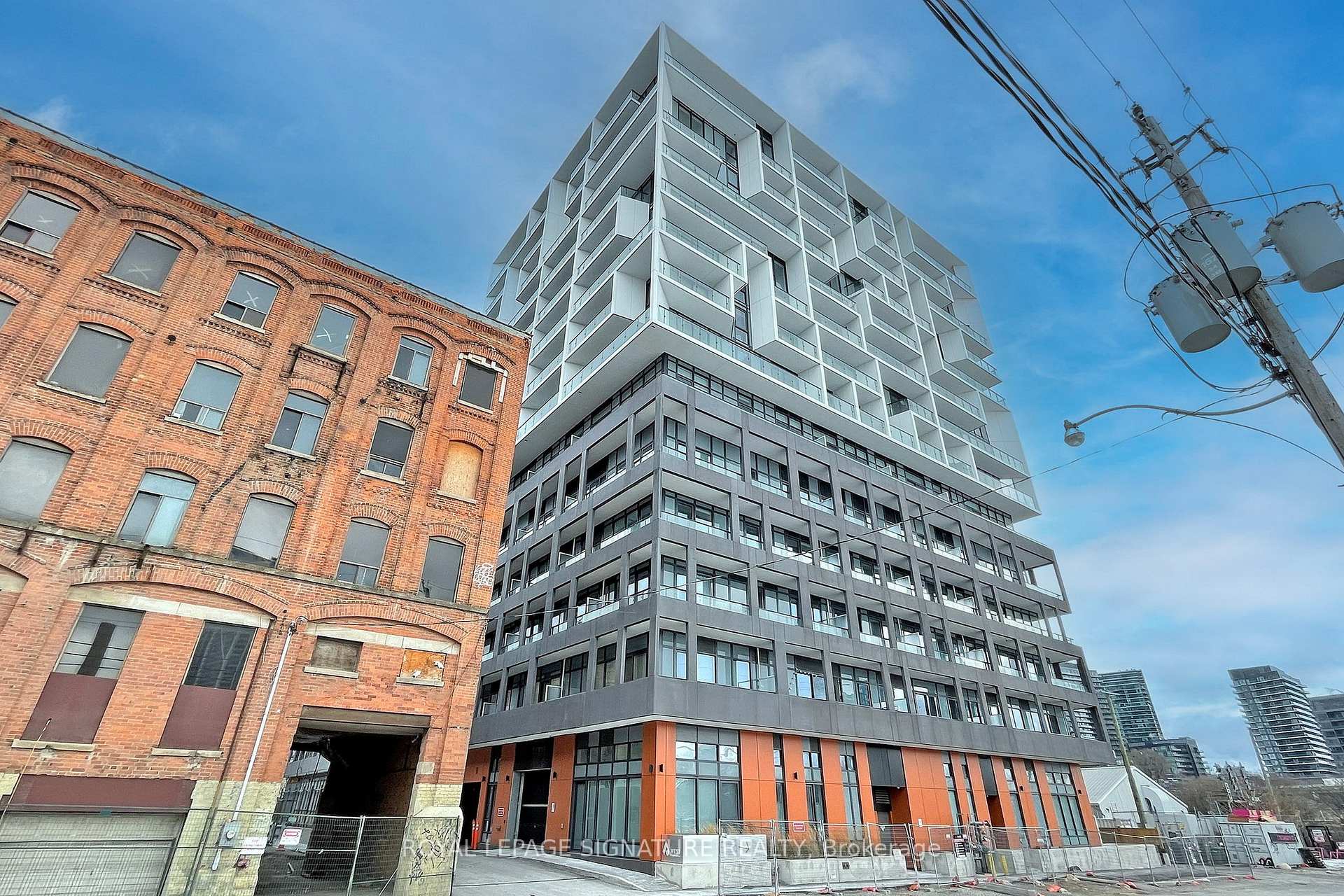 2 Bedrooms Condo at 9 Tecumseth, Toronto For sale