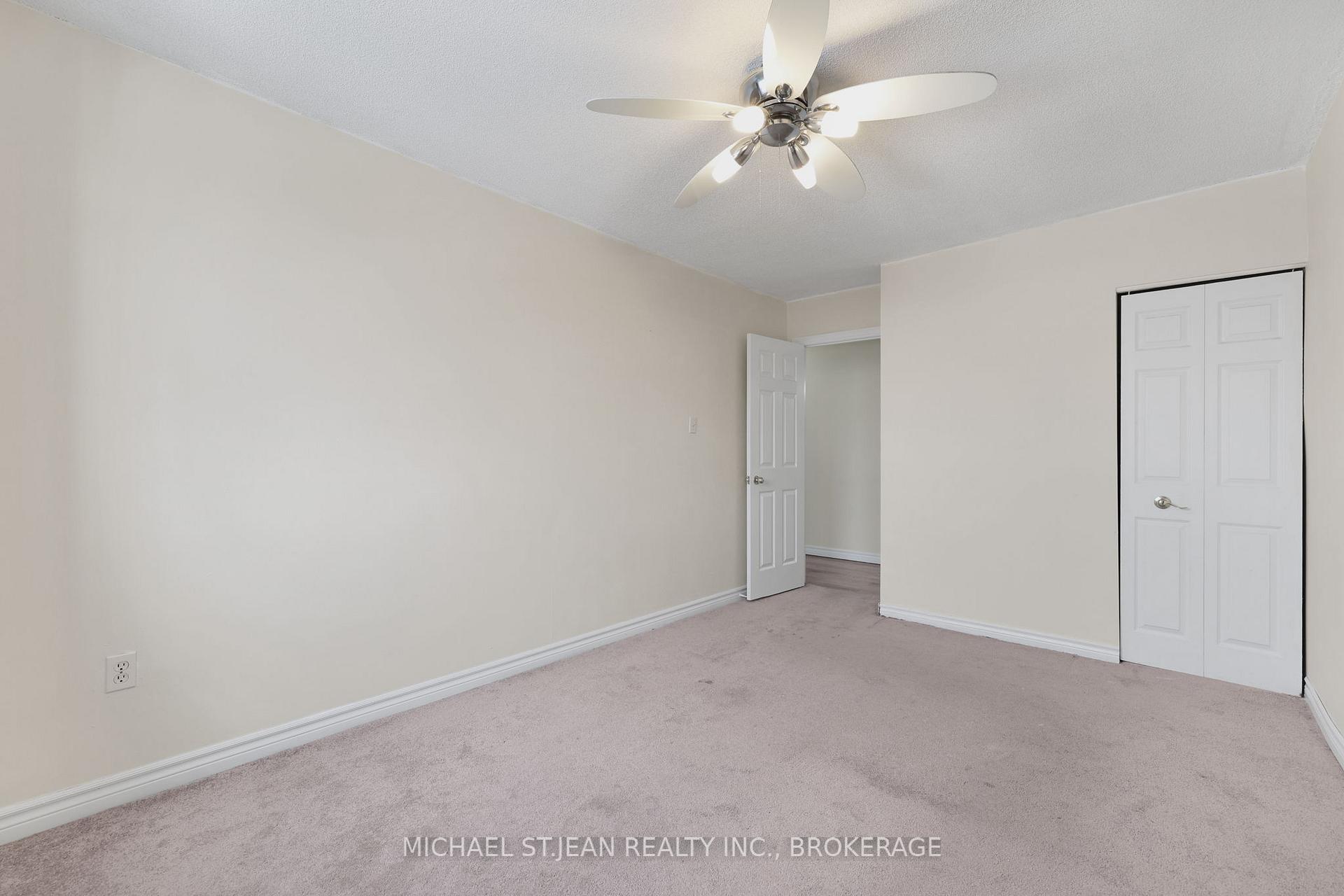 2 Bedrooms Condo at 851 Queenston, Hamilton For sale