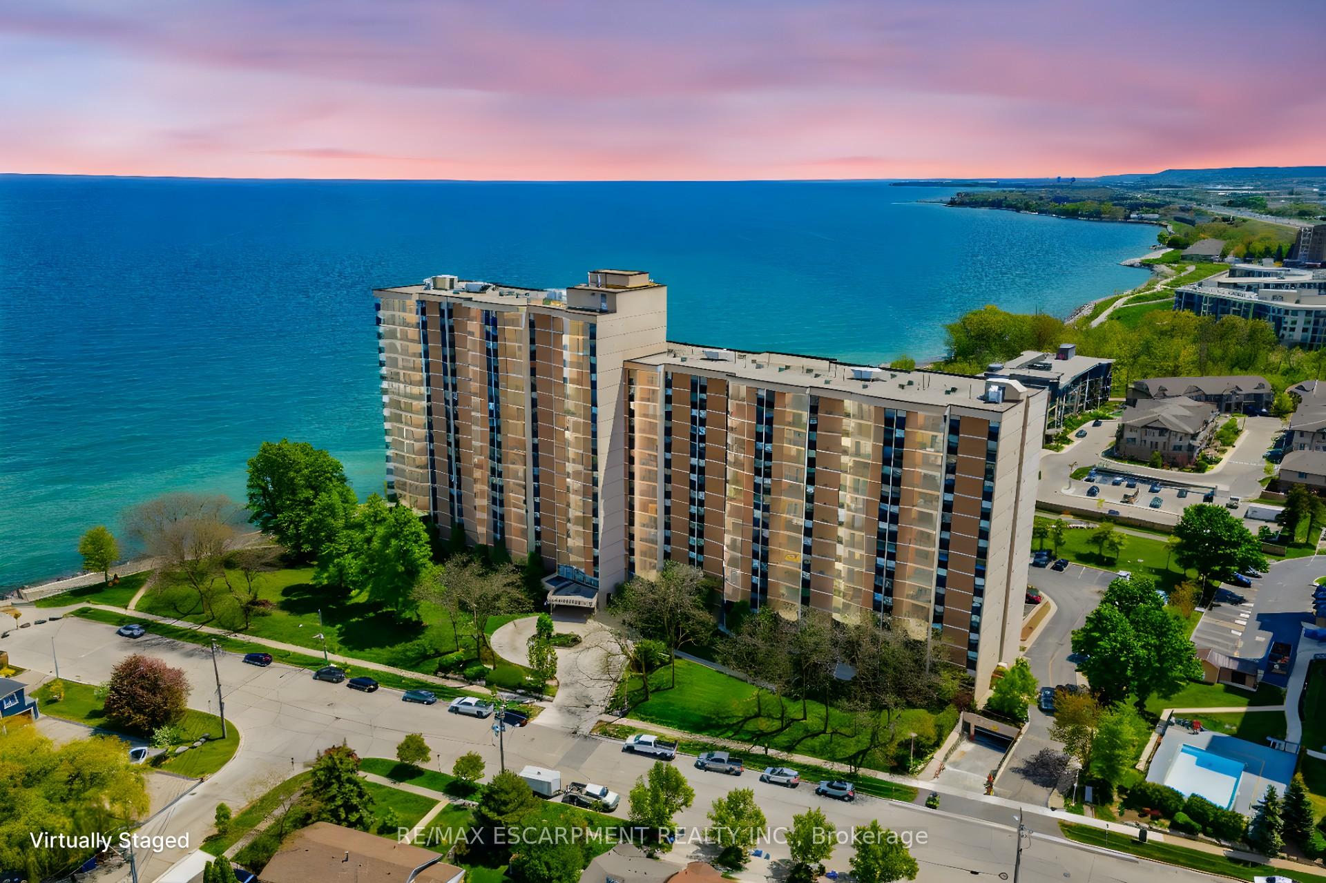 2 Bedrooms Condo at 500 Green, Hamilton For sale