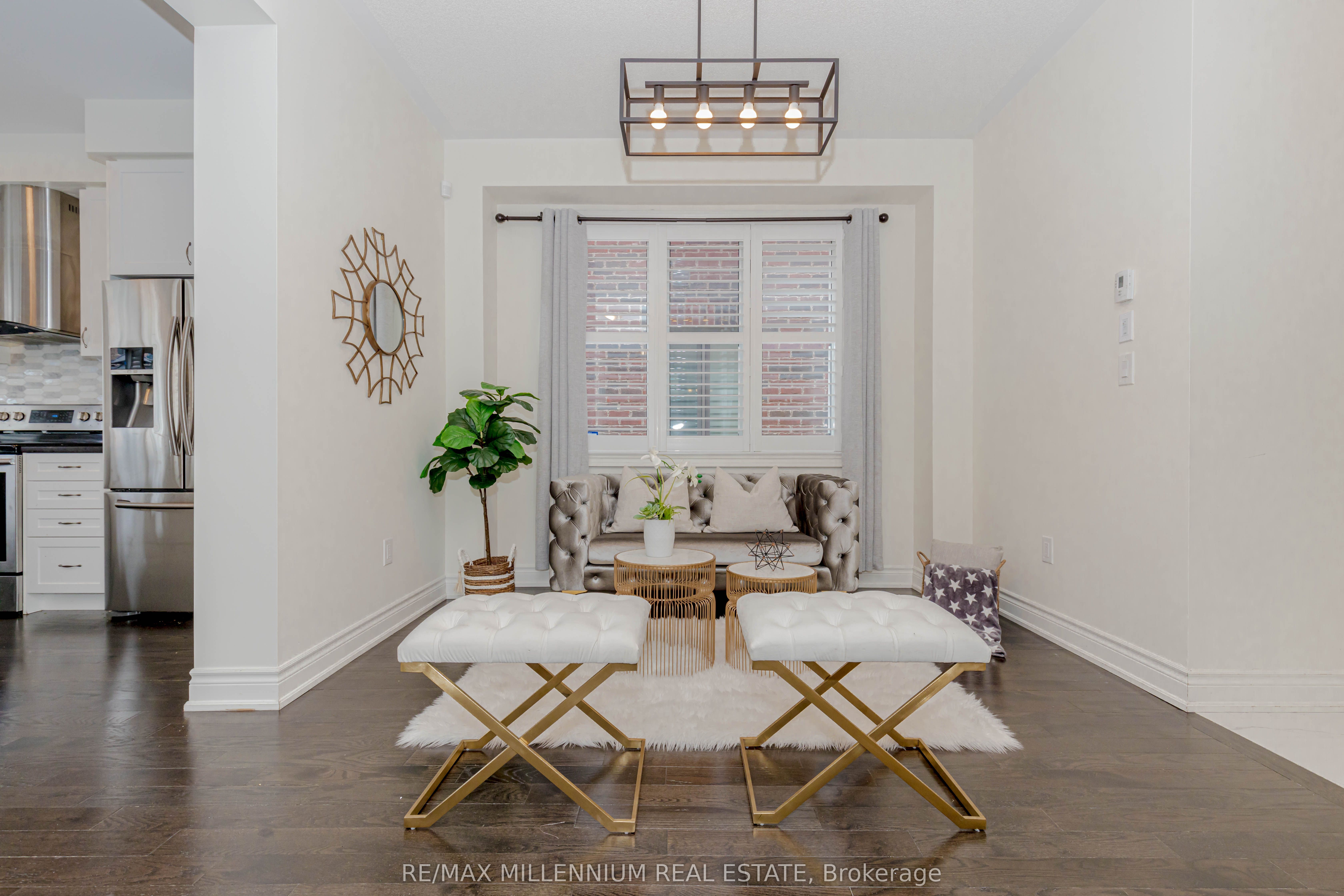 1238 Bowell Crescent