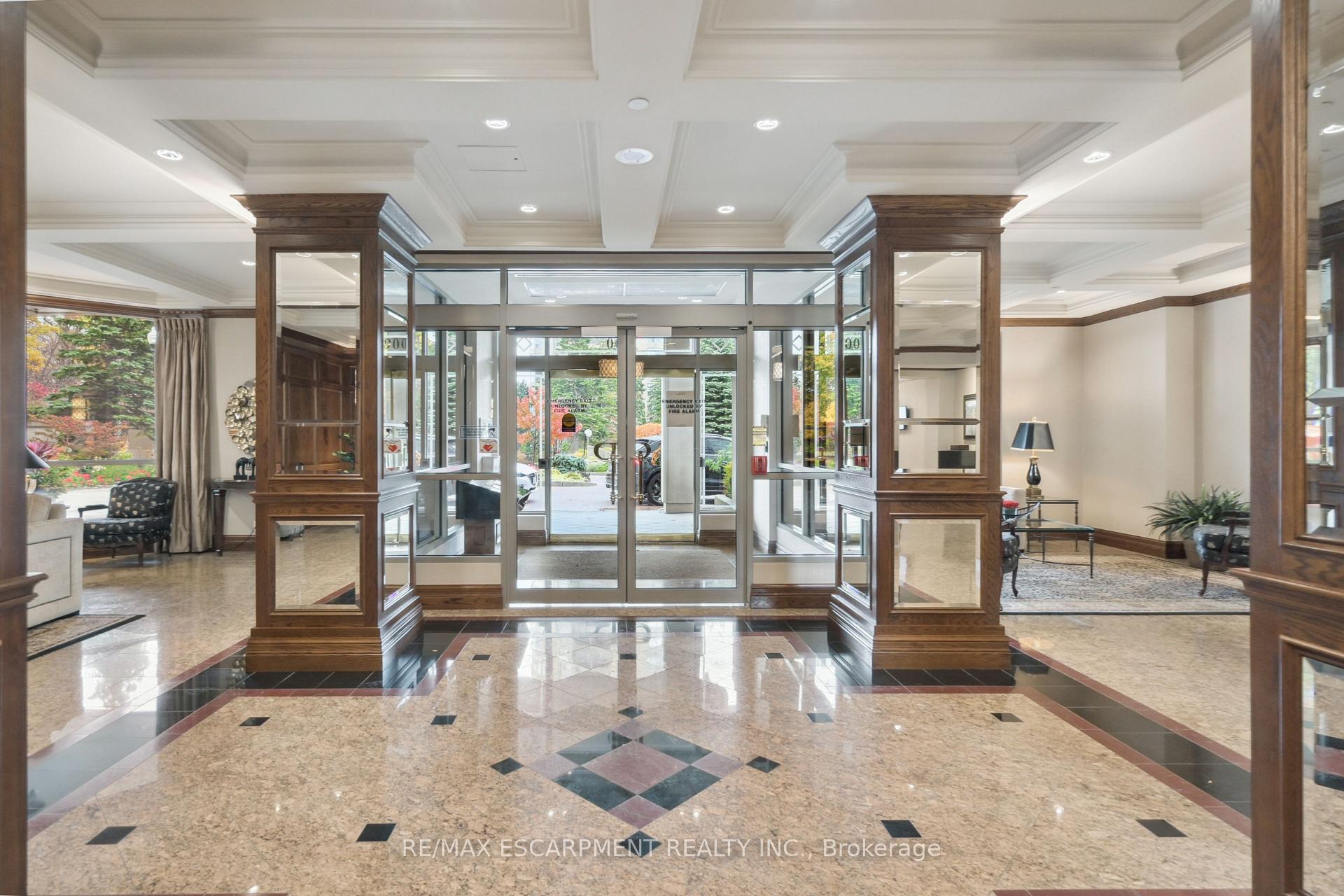1 Bedroom Condo at 1900 The Collegeway, Mississauga For sale
