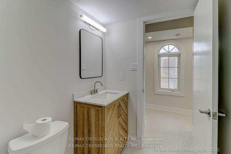 3 Bedrooms Condo at 70 Sidney Belsey, Toronto For sale