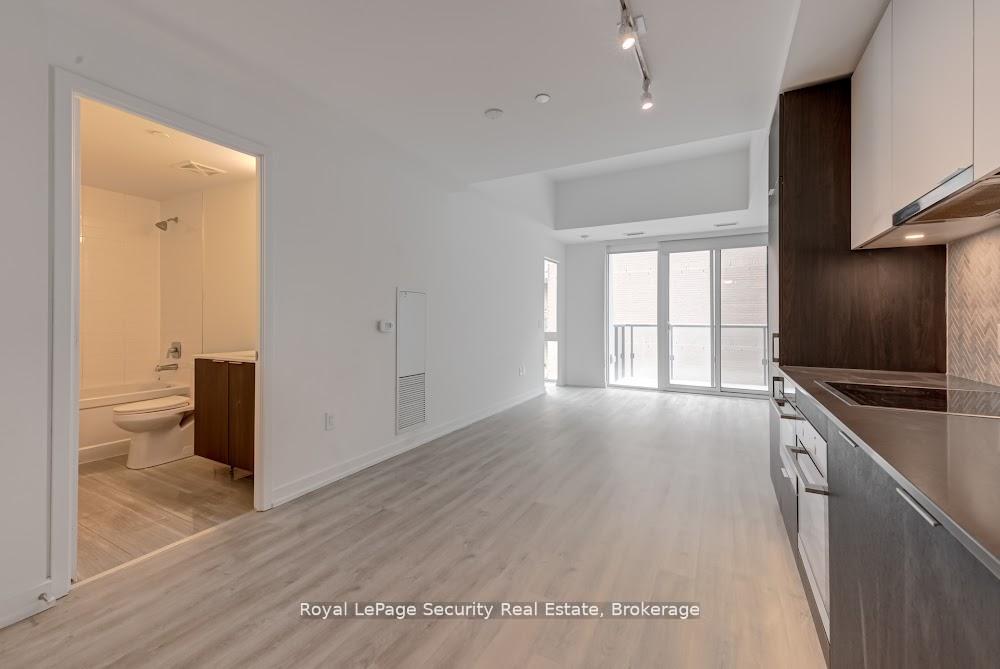 1 Bedroom Condo at 158 Front, Toronto For sale