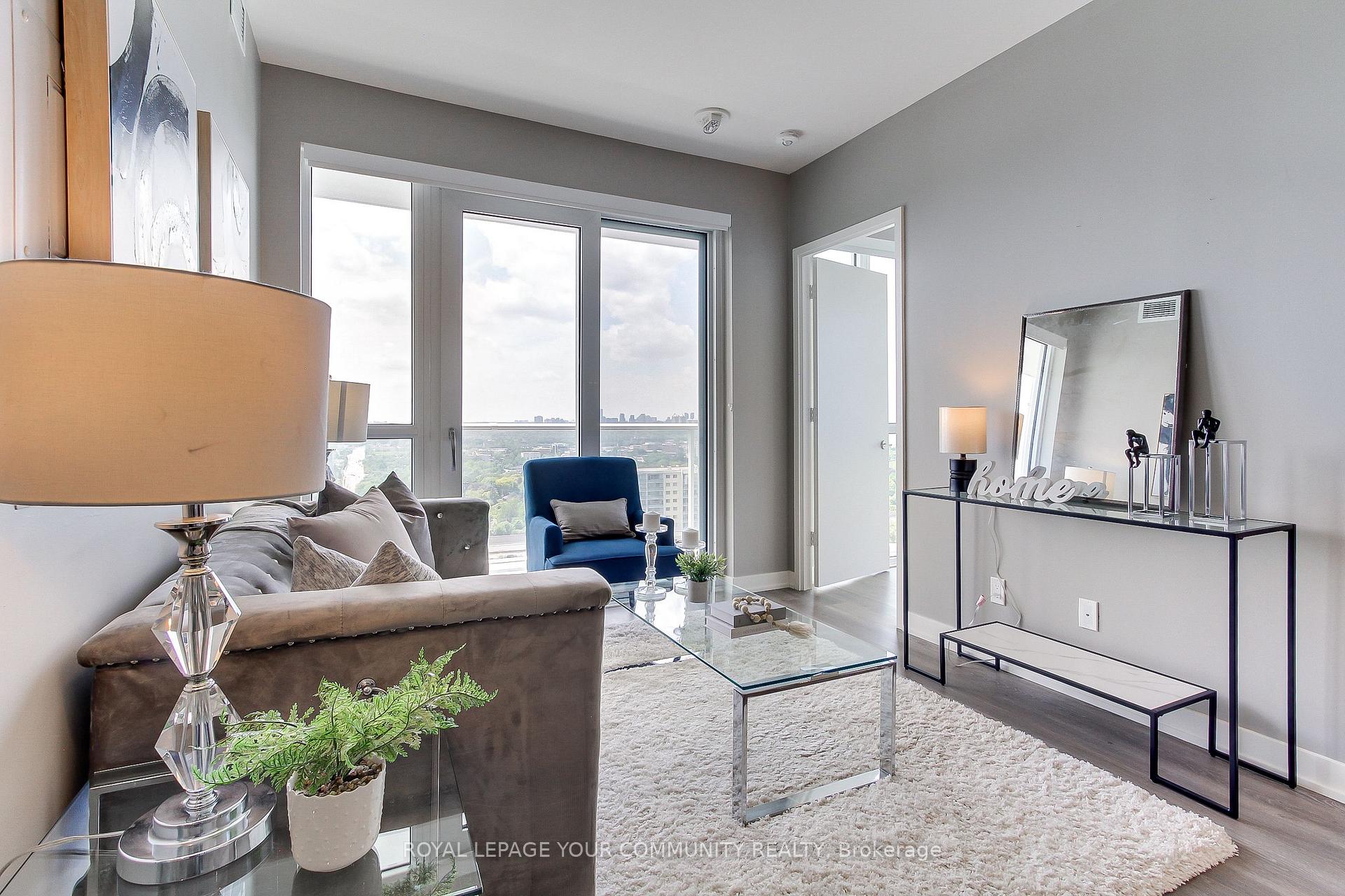 2 Bedrooms Condo at 10 Deerlick, Toronto For sale