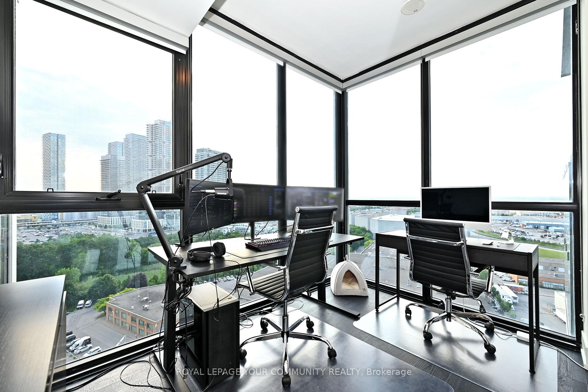 2 Bedrooms Condo at 2908 Highway 7, Vaughan For sale