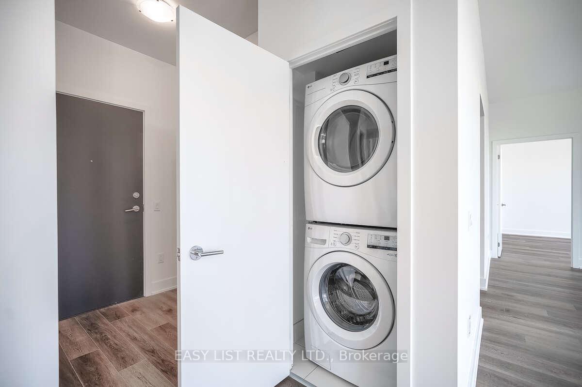 3 Bedrooms Condo at 250 Lawrence, Toronto For sale