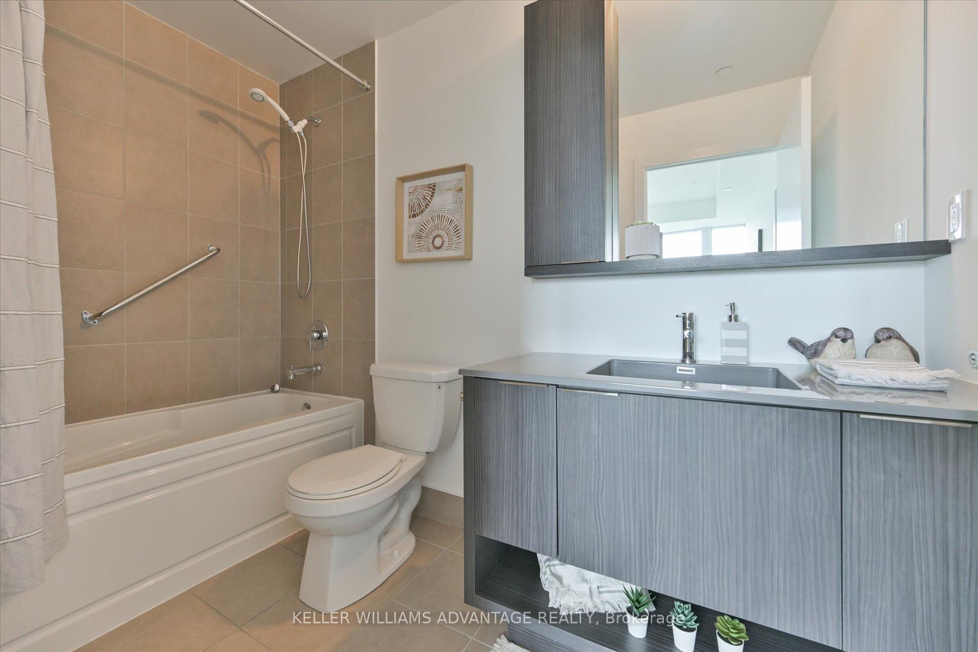 2 Bedrooms Condo at 99 The Donway, Toronto For sale
