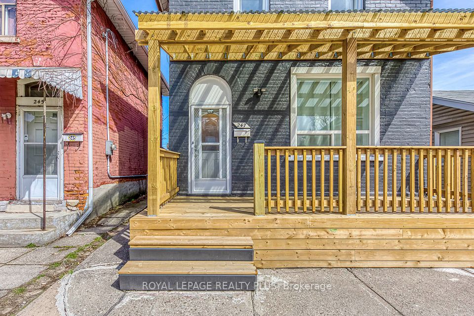 247 Robert Street, Hamilton, ON L8L 2R2