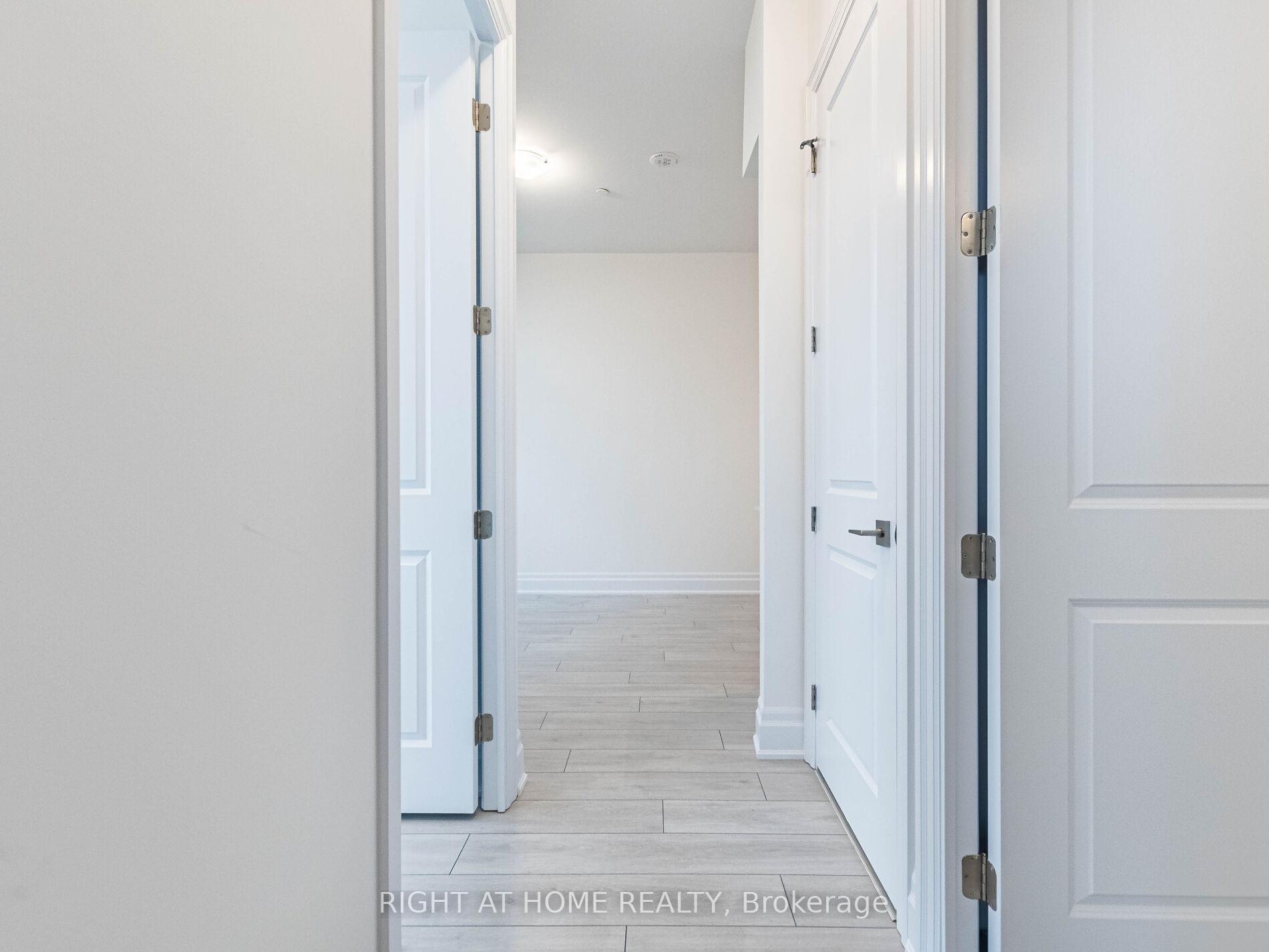 2 Bedrooms Condo at 30 Elm,  Mississauga For sale