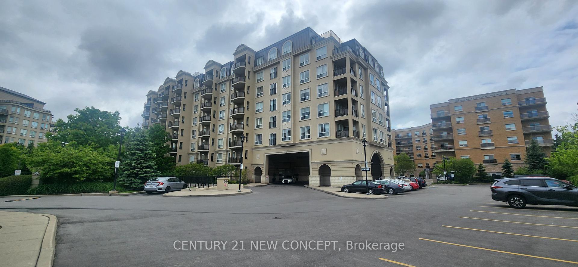 2 Bedrooms Condo at 1 Maison Parc, Vaughan For sale