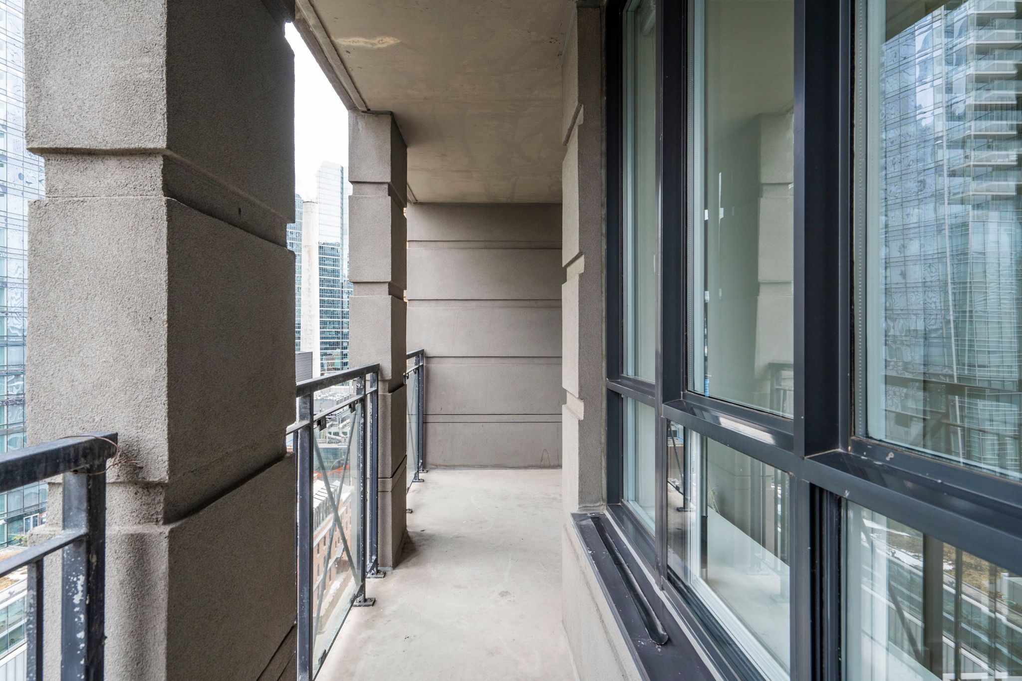 140 Simcoe Street 1412